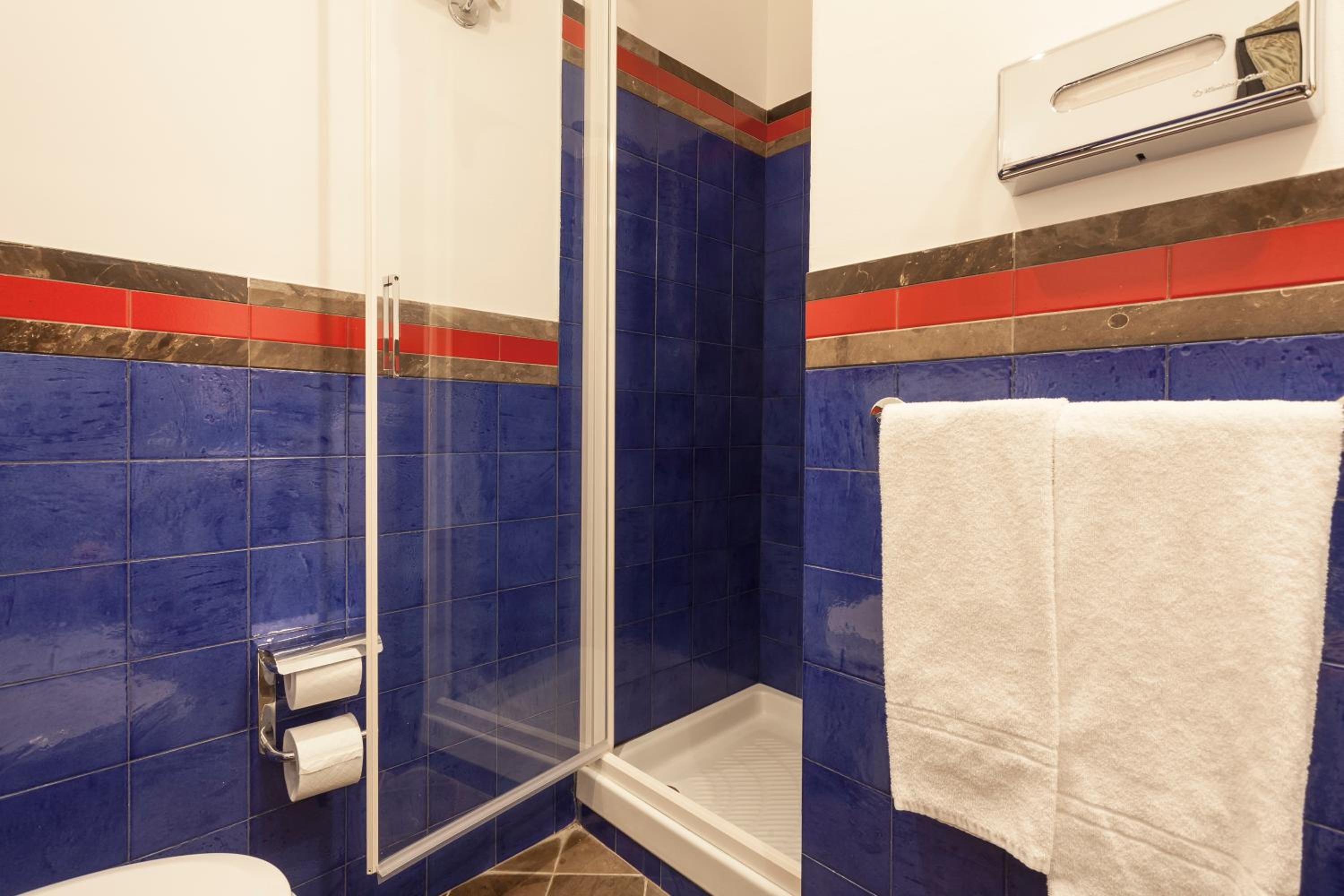 Standard Double Room - Photo 4