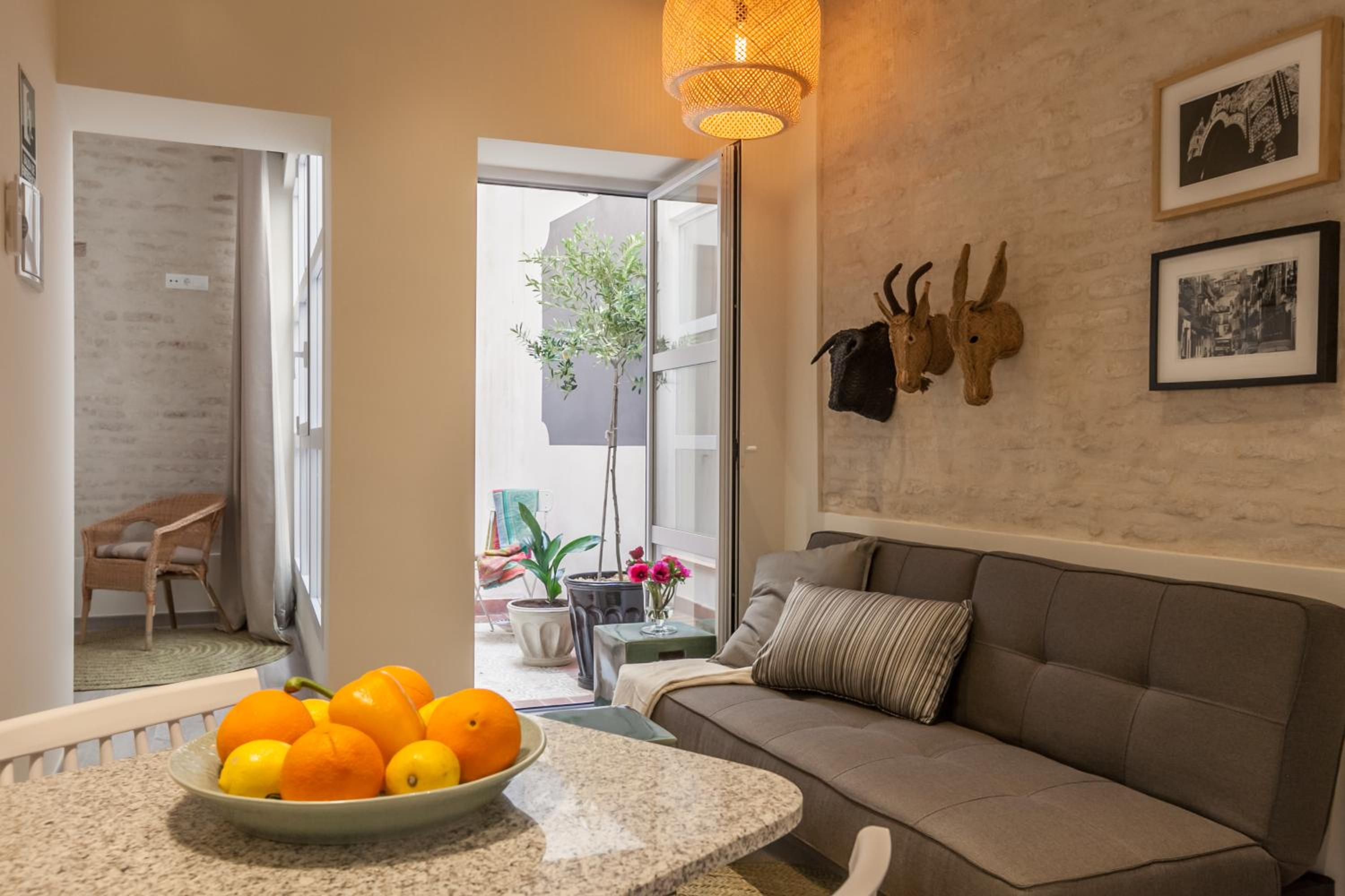 Apartamento con Patio