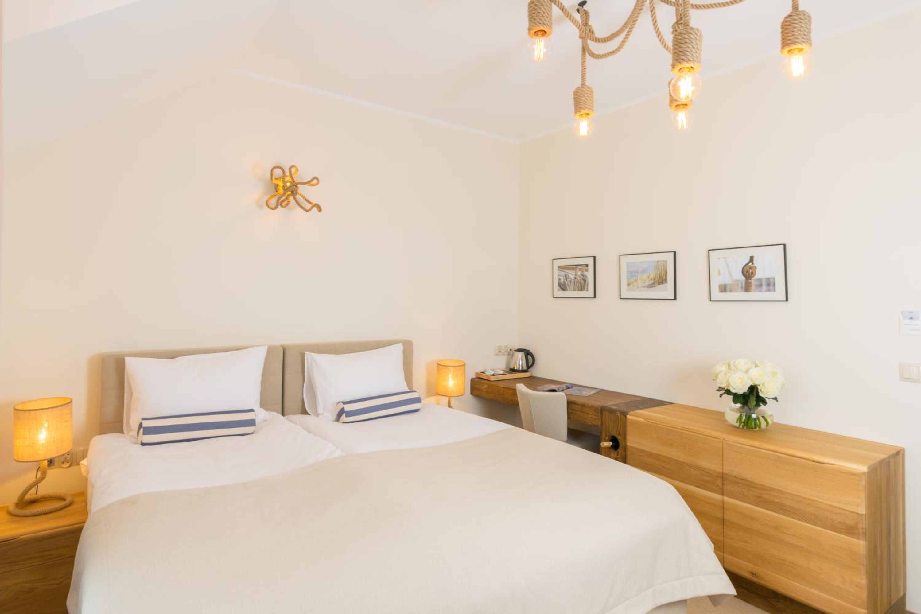 Budget Double Room photo 3