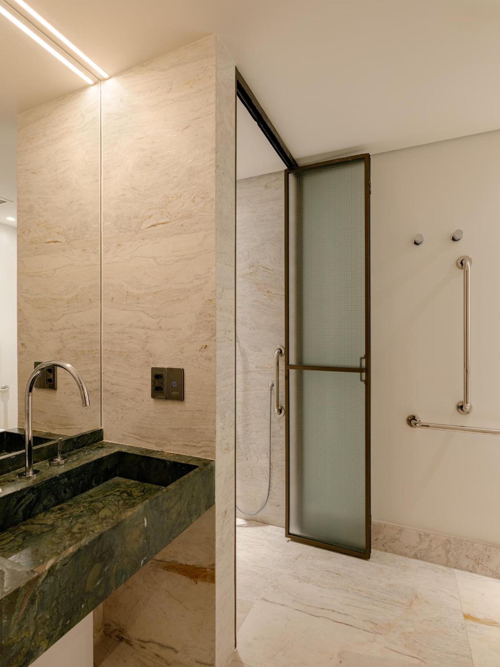 Double Room - Disability Access thumbnail 5