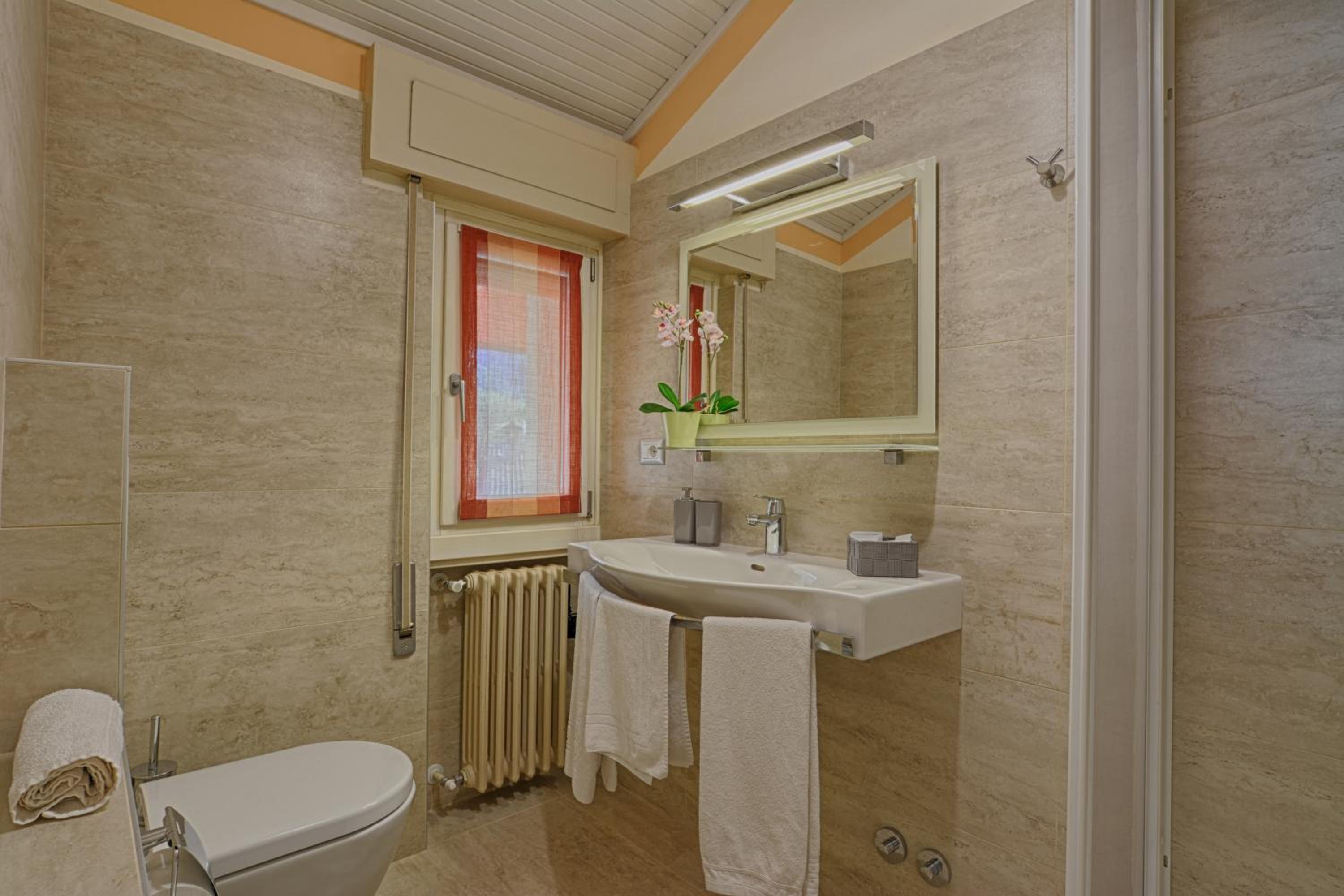 Standard Double Room photo 3