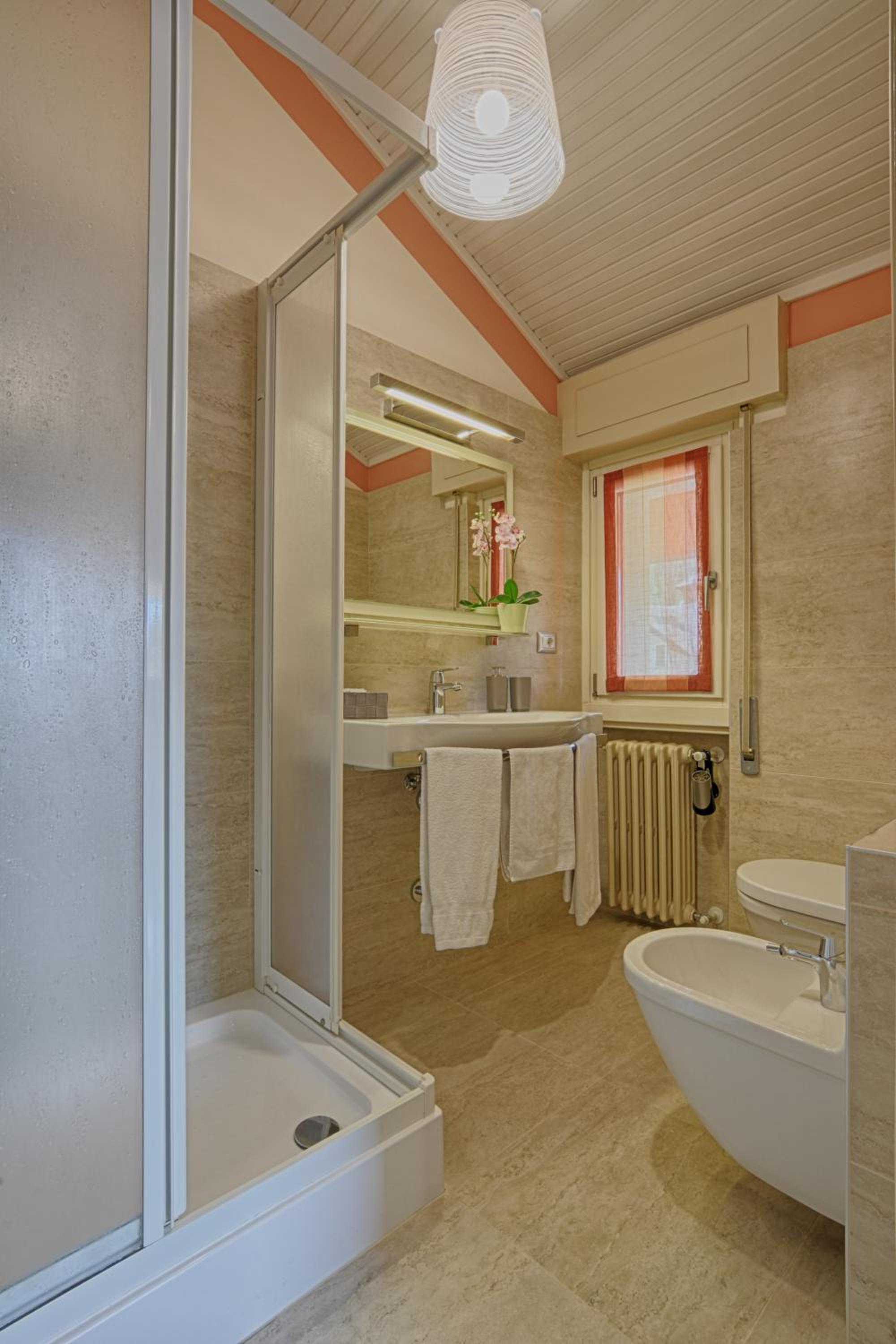Double Room with Lake View photo 3