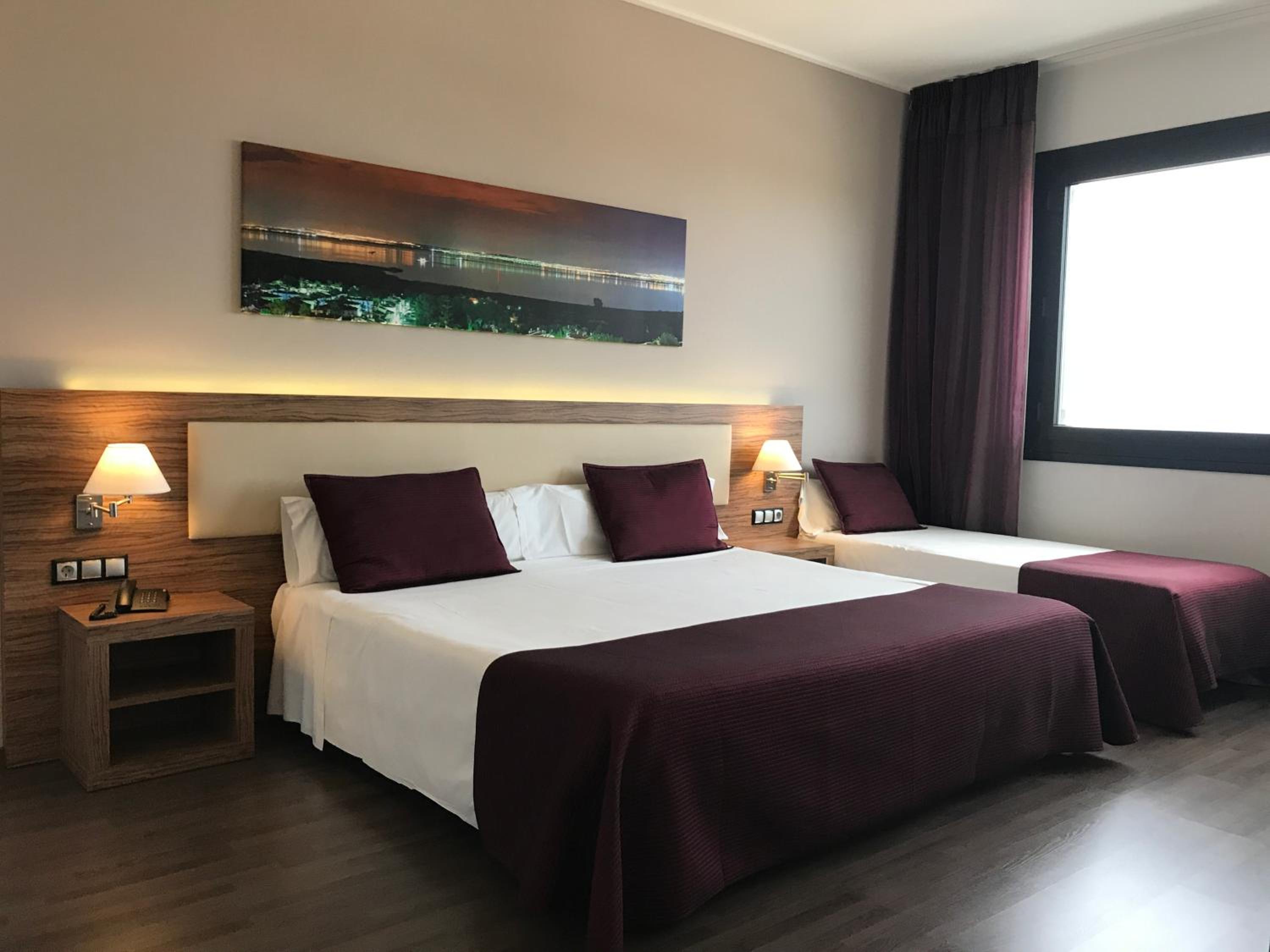 Triple Room with Lake View - Photo 1