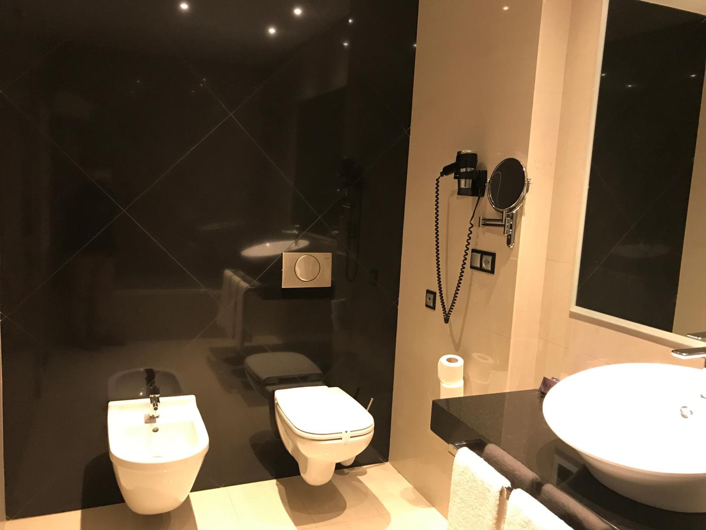Triple Room with Lake View - Photo 5
