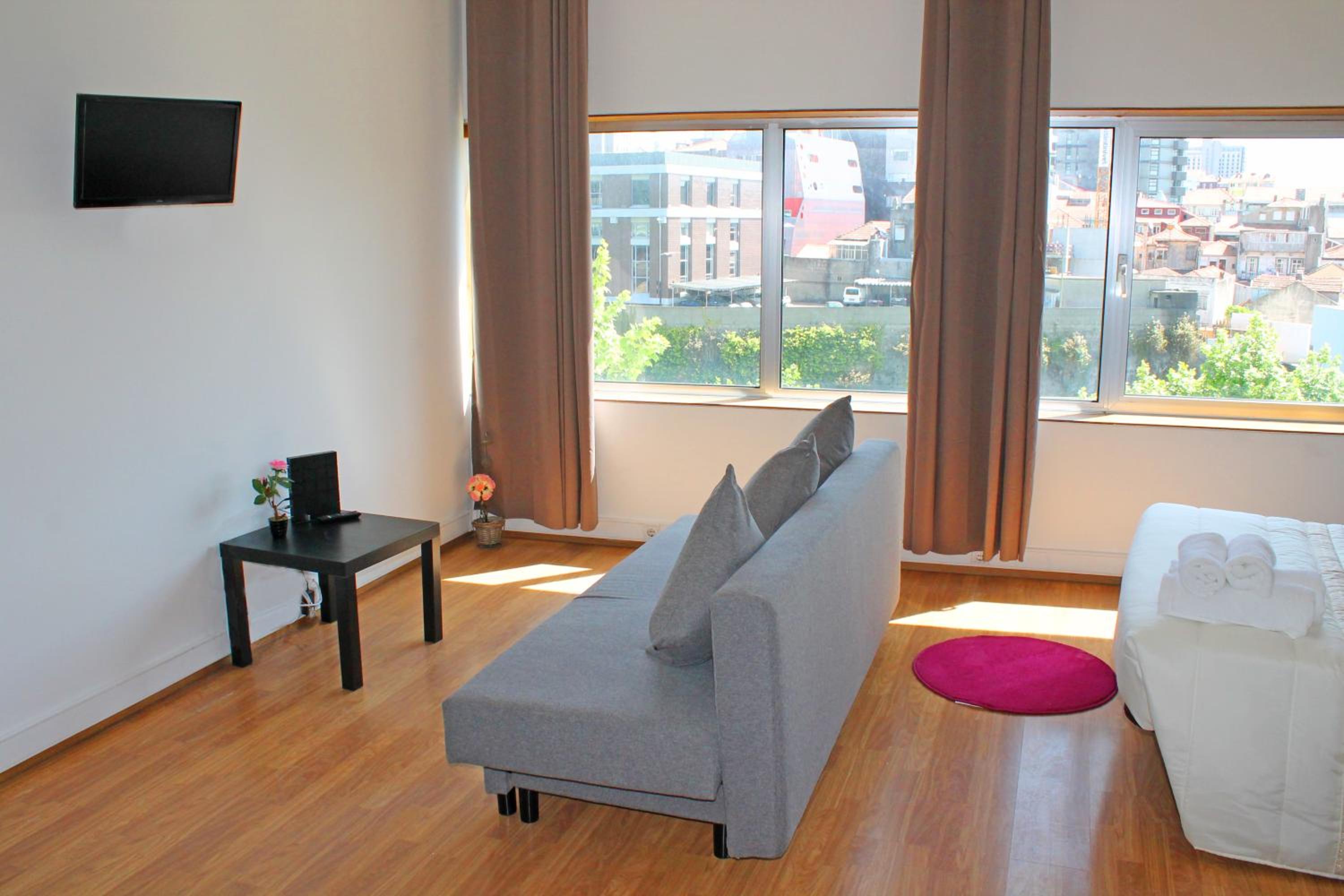 Standard Studio - Photo 8