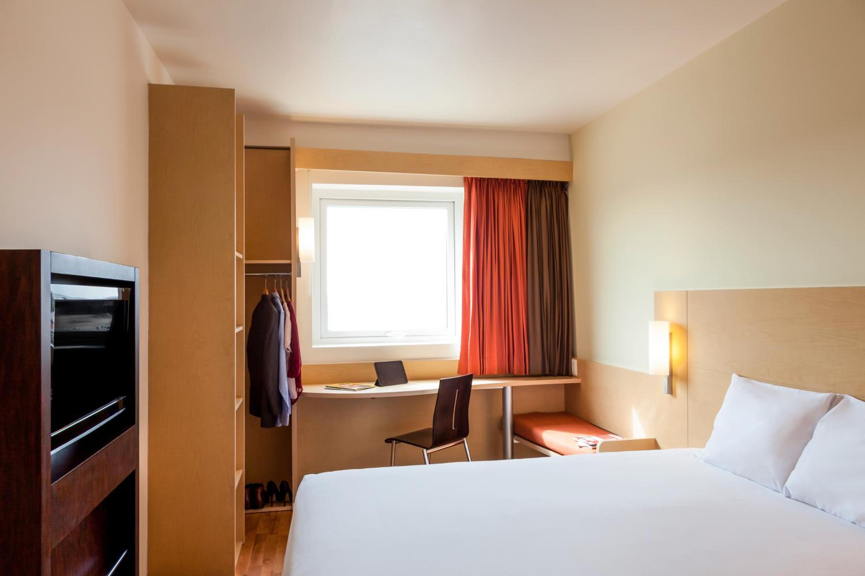 Standard Queen Room - Photo 1