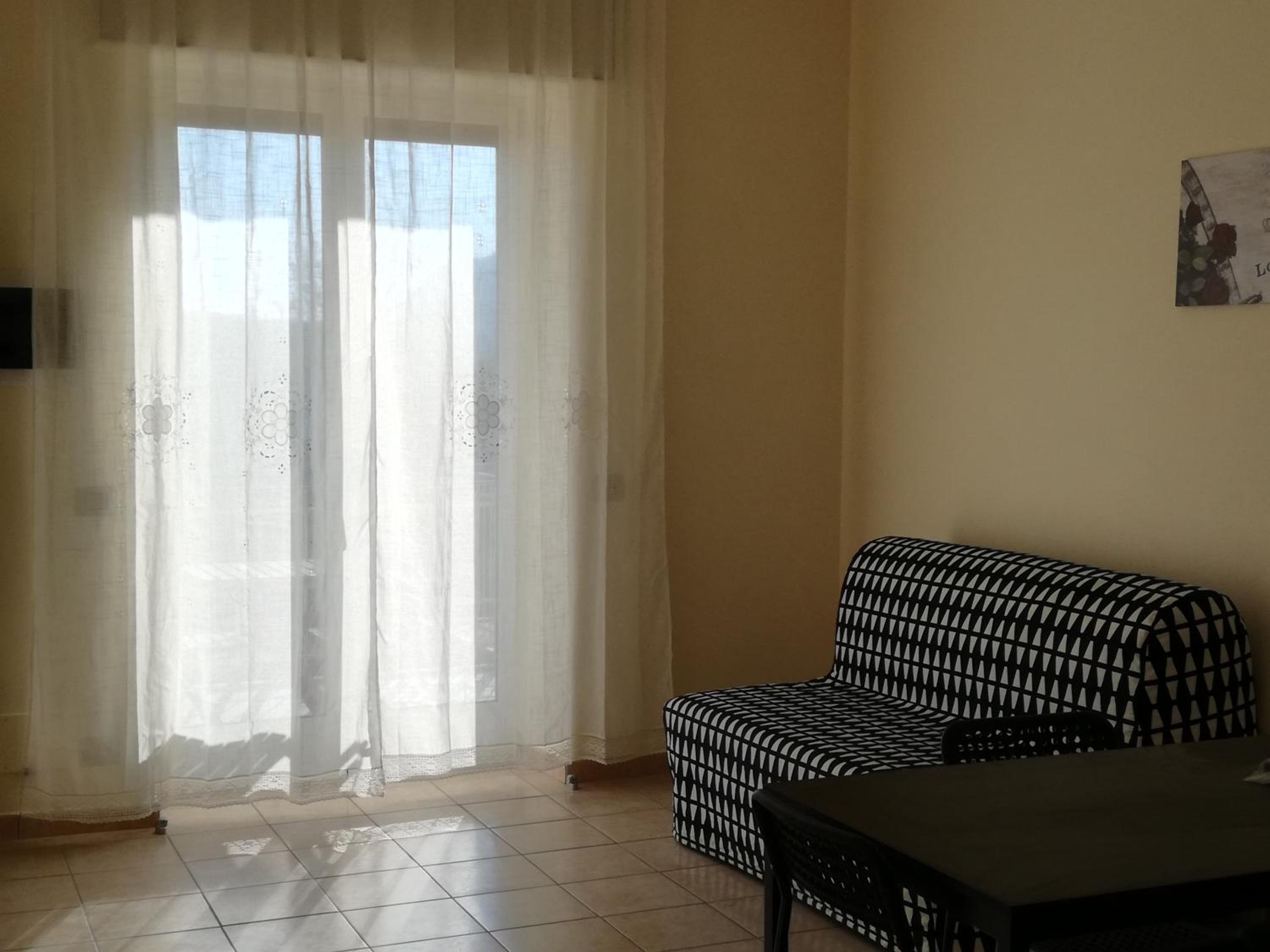 One-Bedroom House photo 1