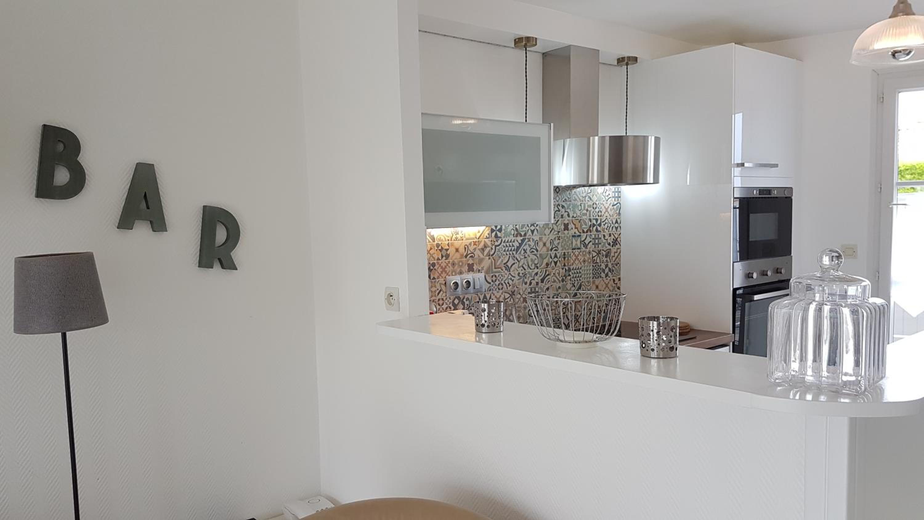 Three-Bedroom Apartment - 29 rue des Rochemarines photo 2