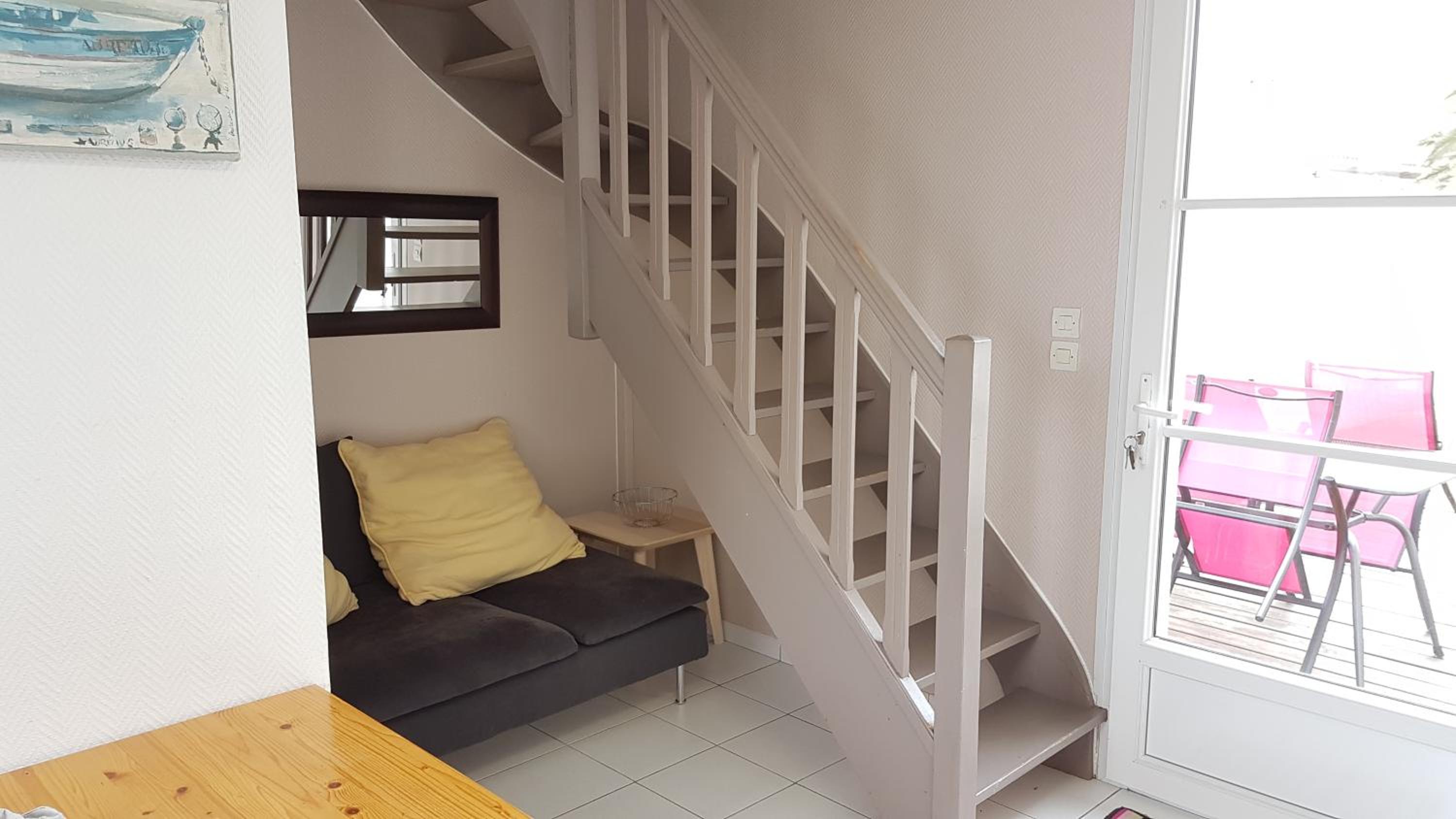 Two-Bedroom Apartment (4 Adults) -  29 rue des Rochemarines photo 3