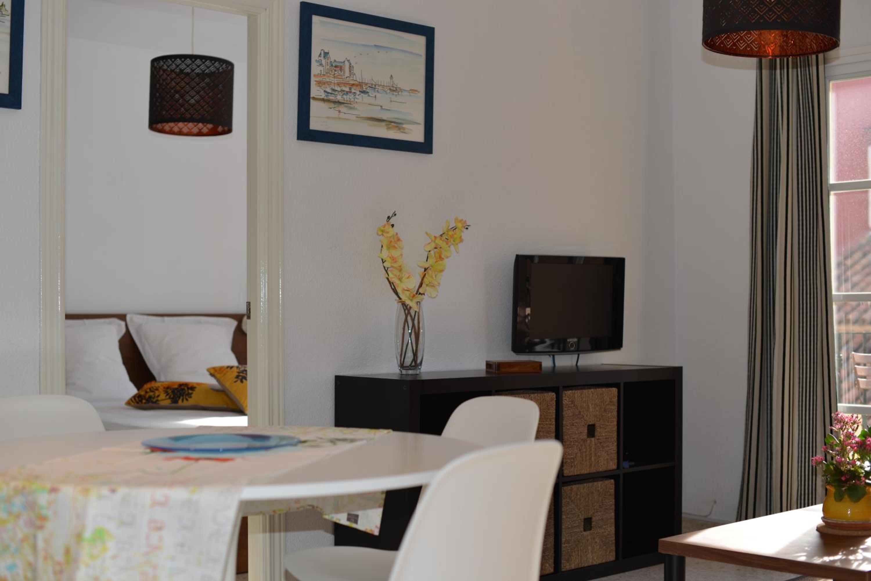 Apartment with Balcony photo 2