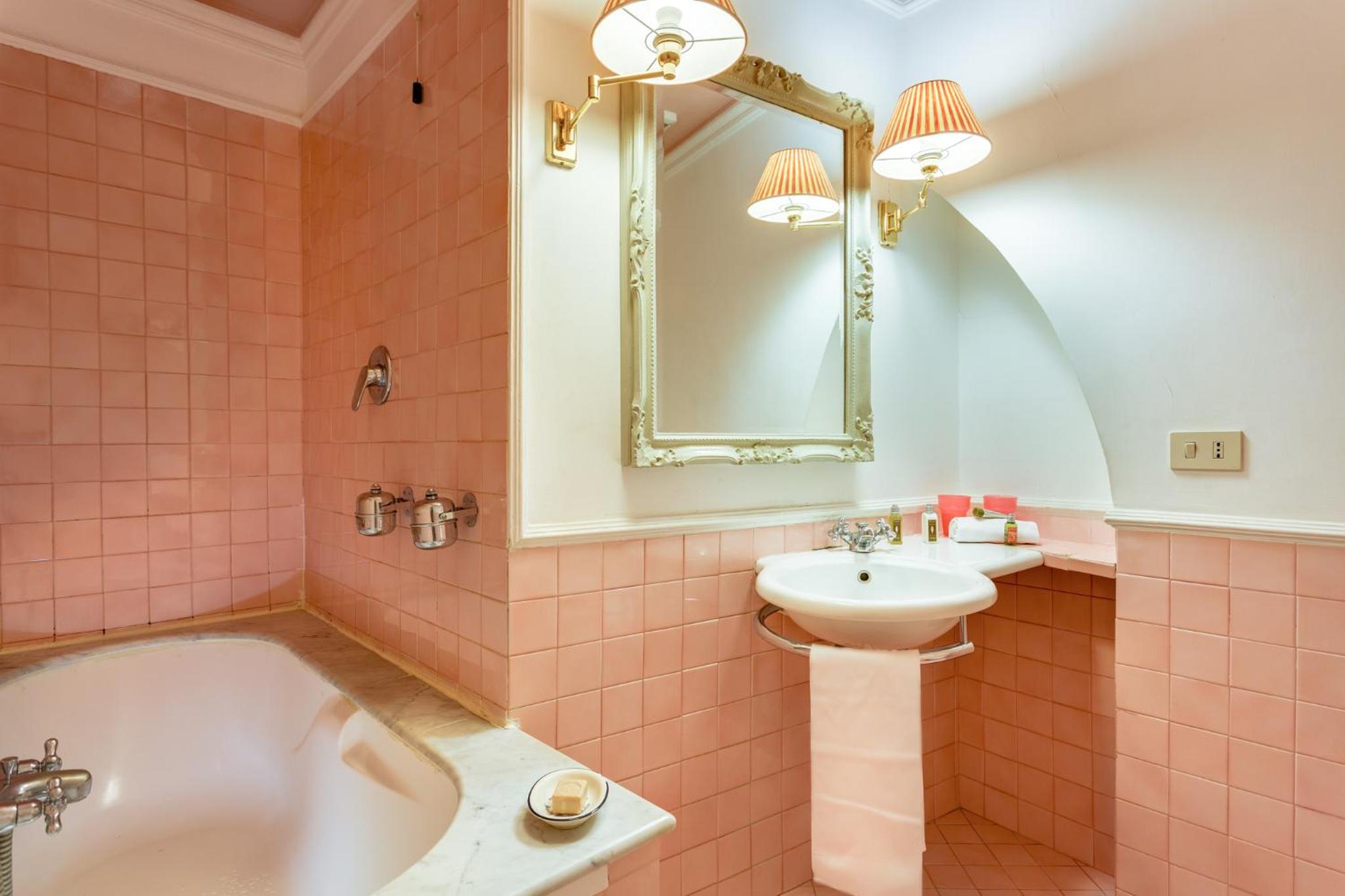 Deluxe Double or Twin Room photo 3
