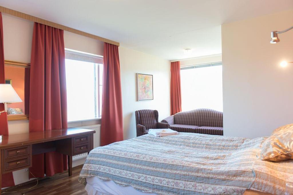 Superior Double Room with a Sea View - Photo 4
