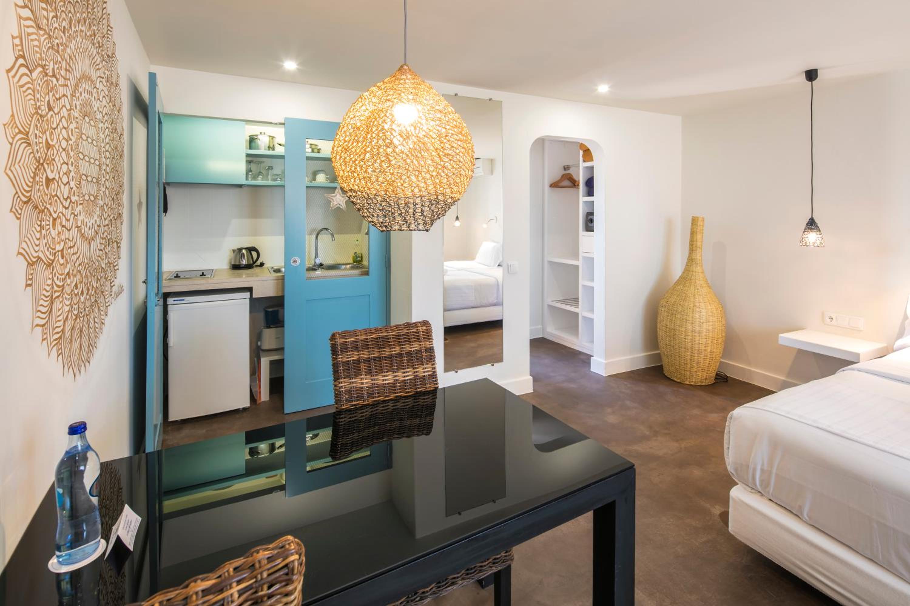 Studio Apartment