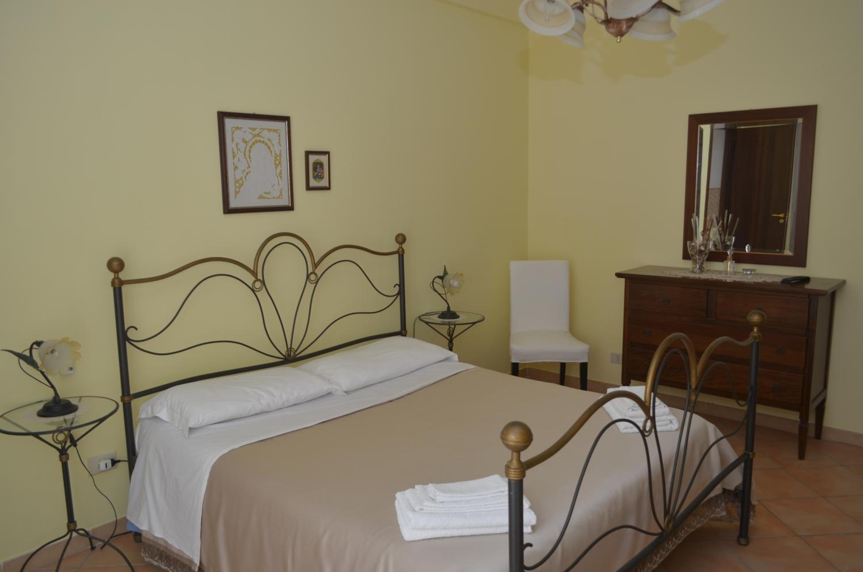 Double Room with Terrace - Photo 2