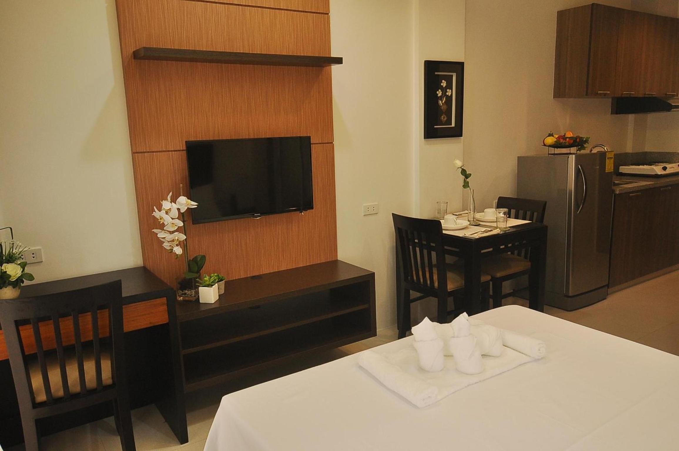 Studio Apartment photo 2