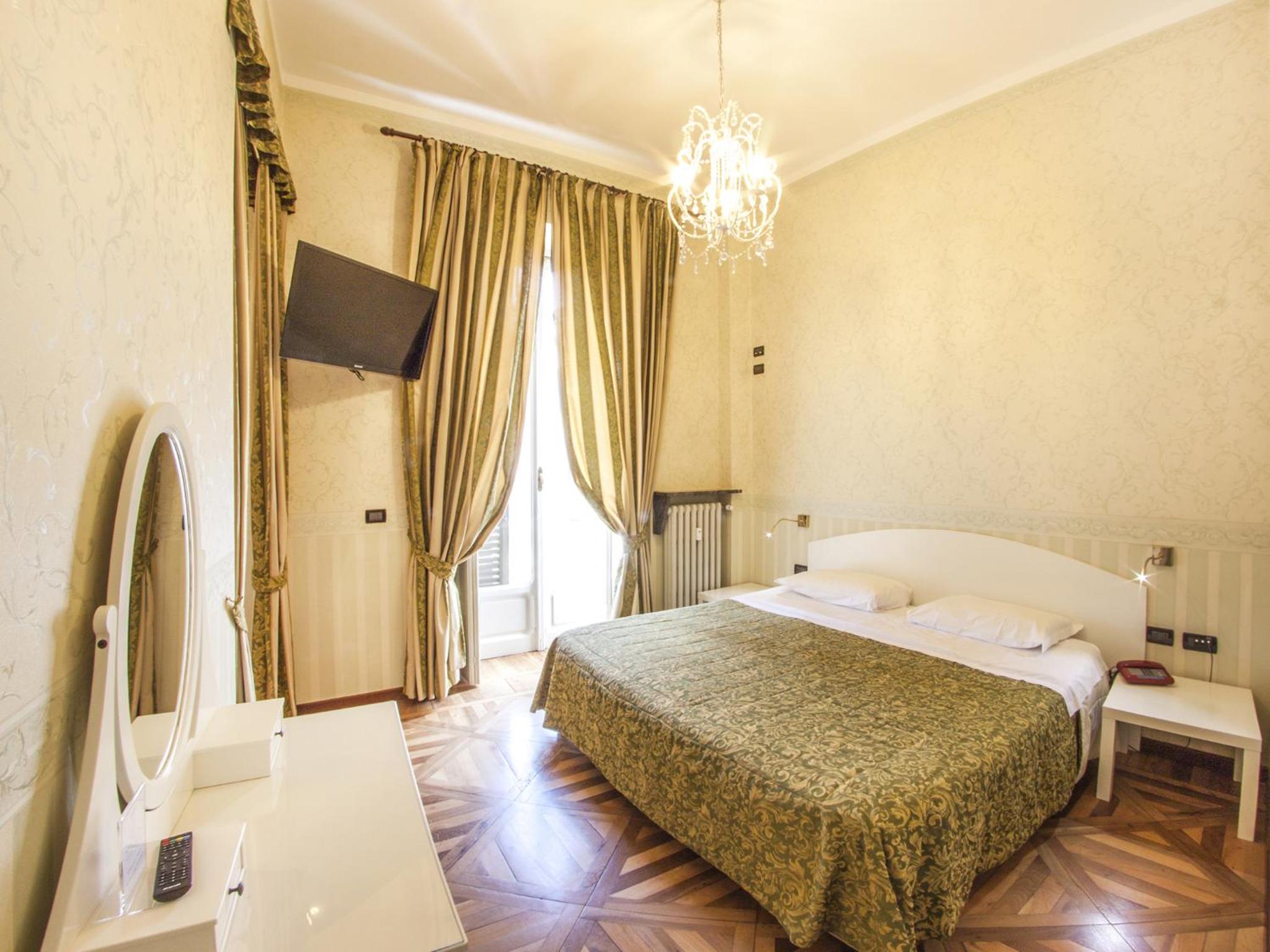 Suite with Balcony - Photo 1