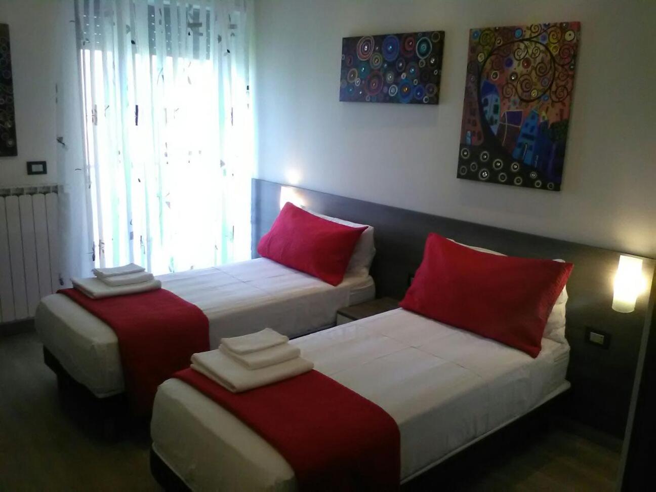 Deluxe Double or Twin Room with City View - Photo 3