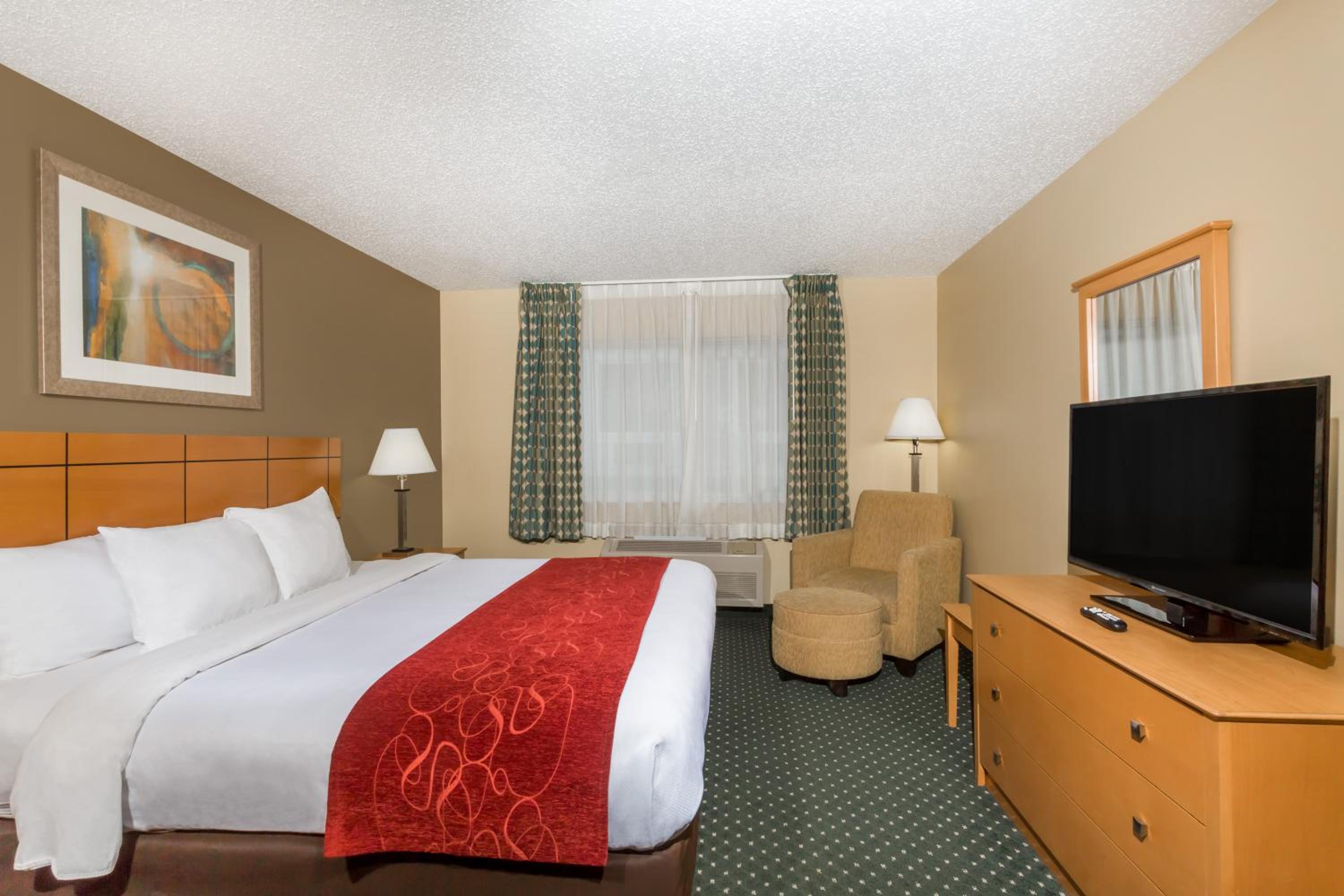 King Room - Non-Smoking - Photo 3