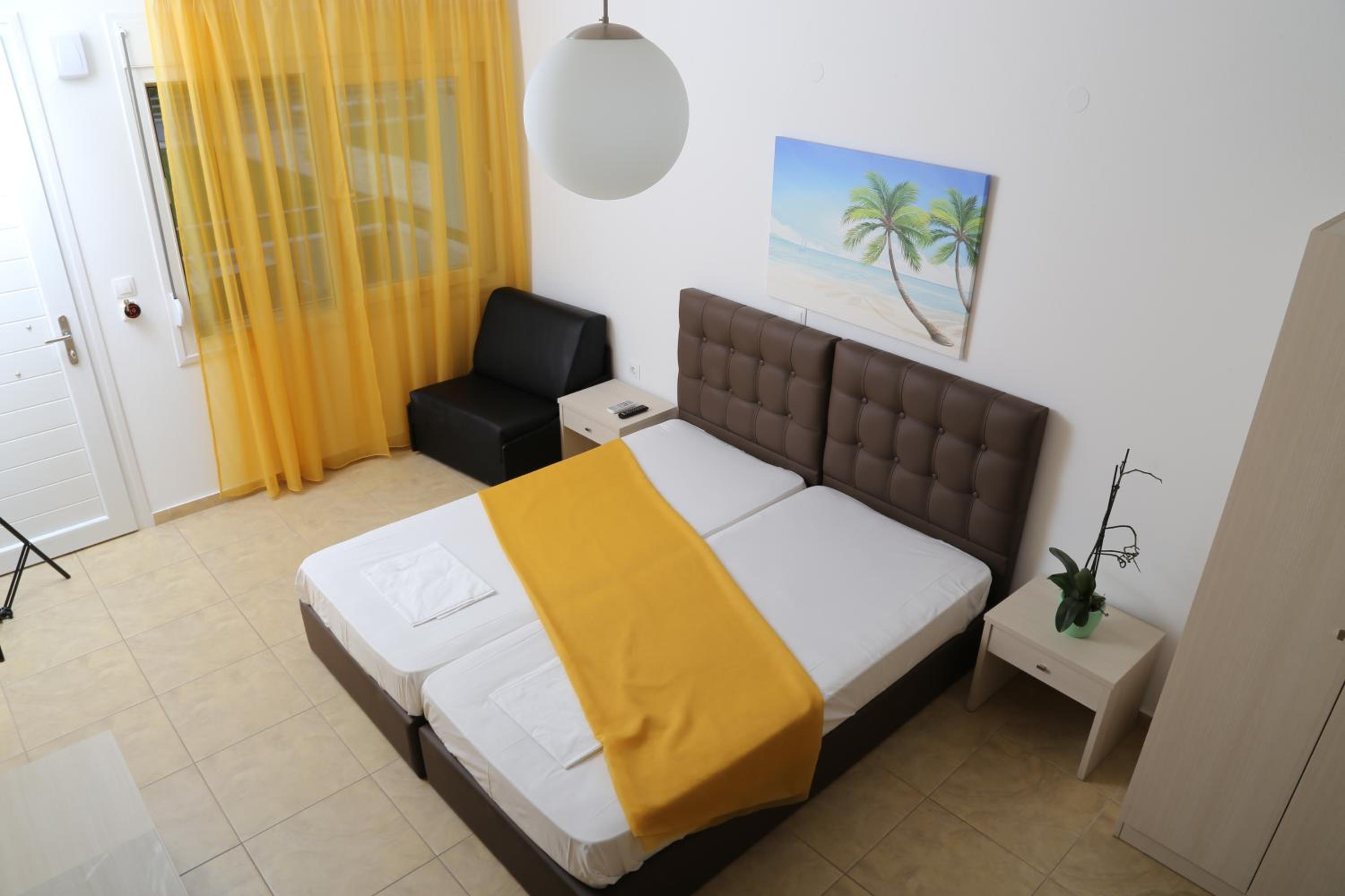 Double or Twin Room photo 2