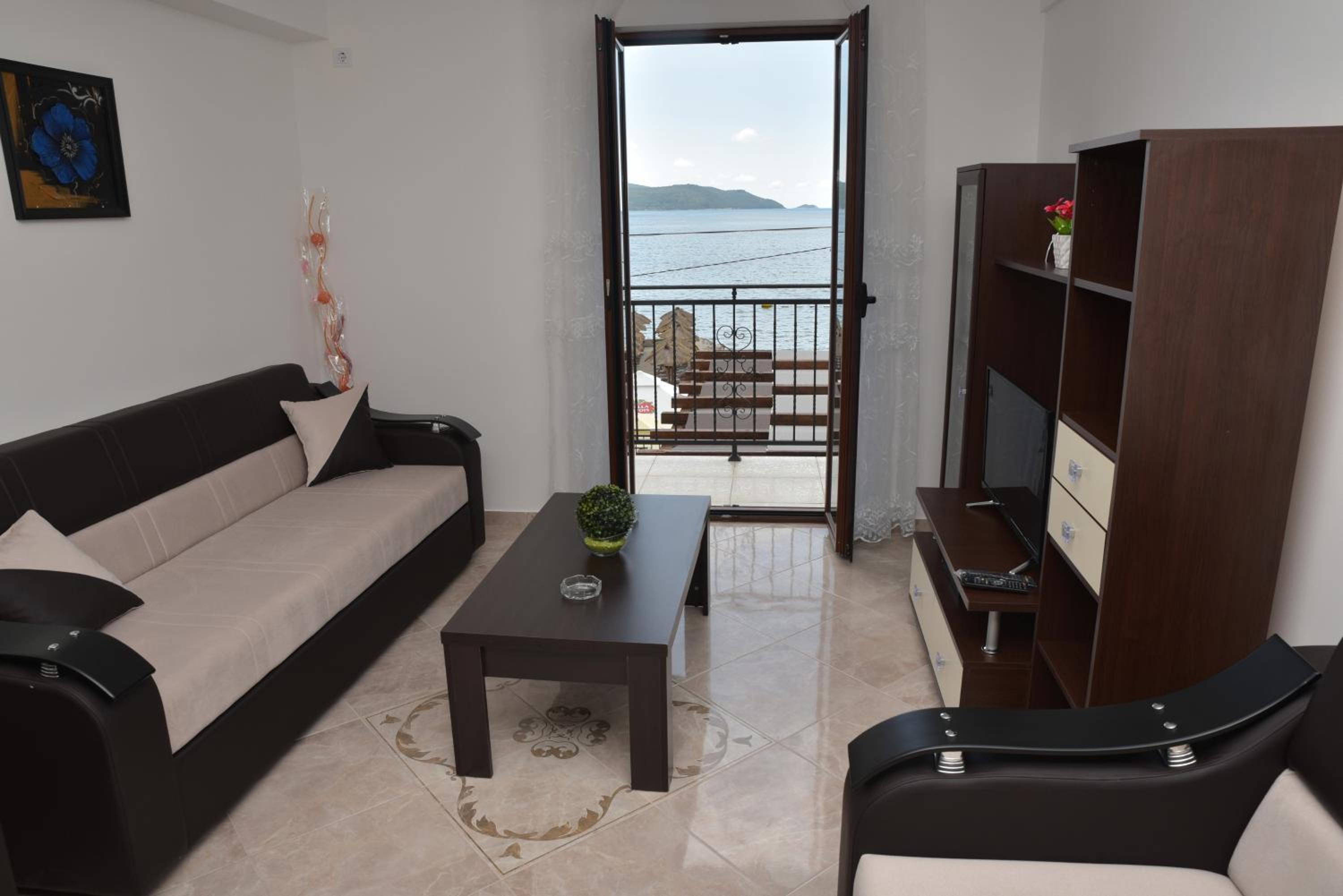 Apartment With Sea View And Balcony A4