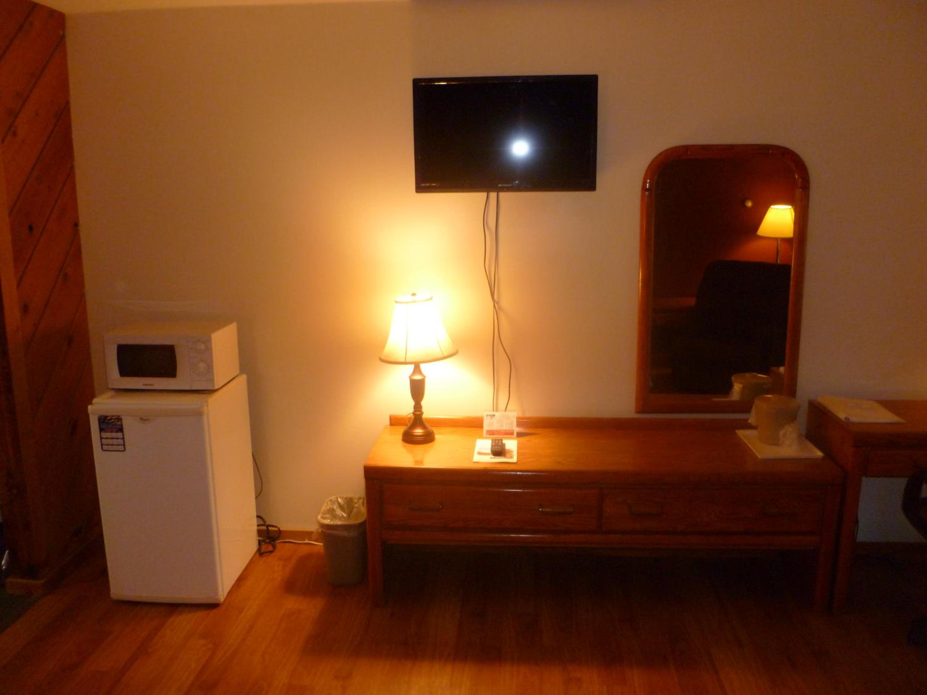 Queen Room - Non-Smoking photo 2