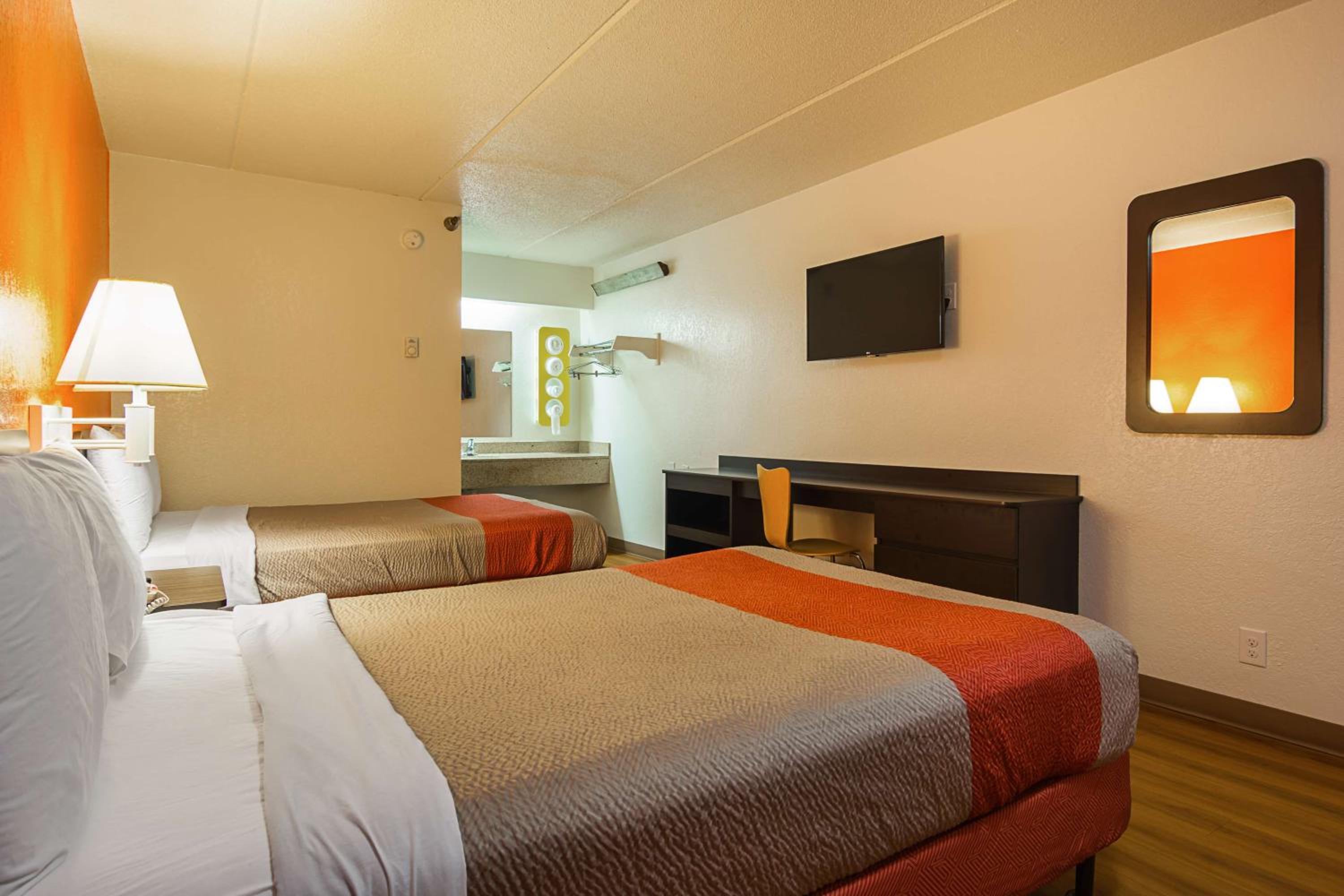 Quadruple Room - Photo 5