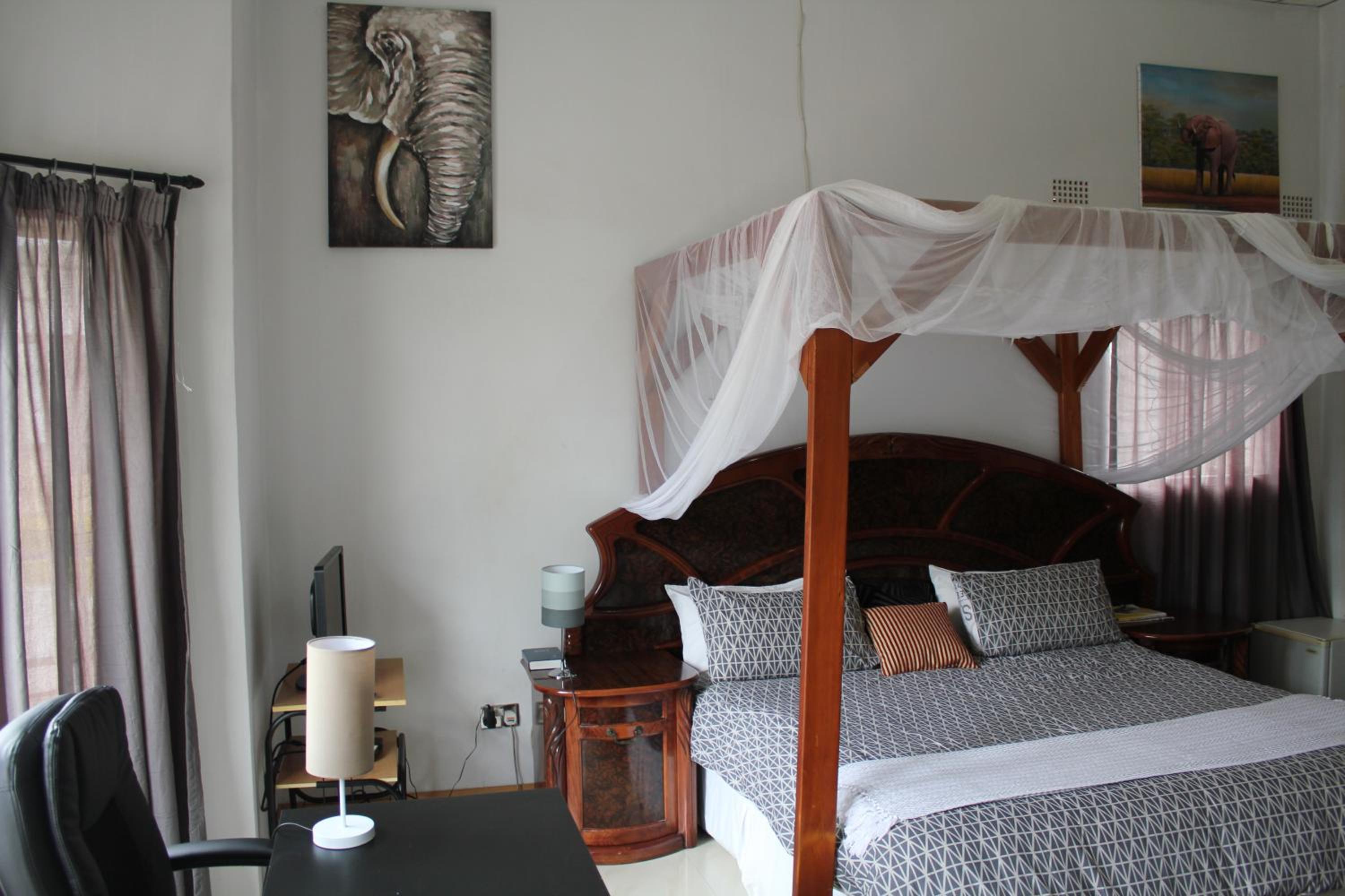 Deluxe King Room photo 2
