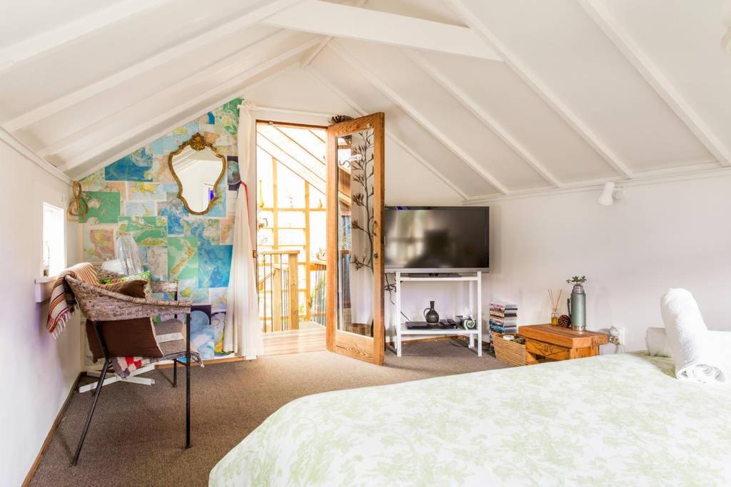 King Deluxe Room - Photo 6