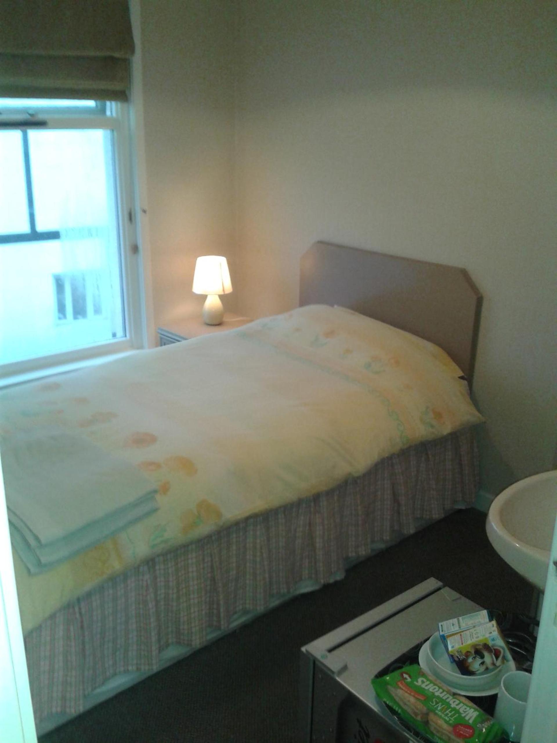 Standard Single Room with Shared Bathroom photo 1