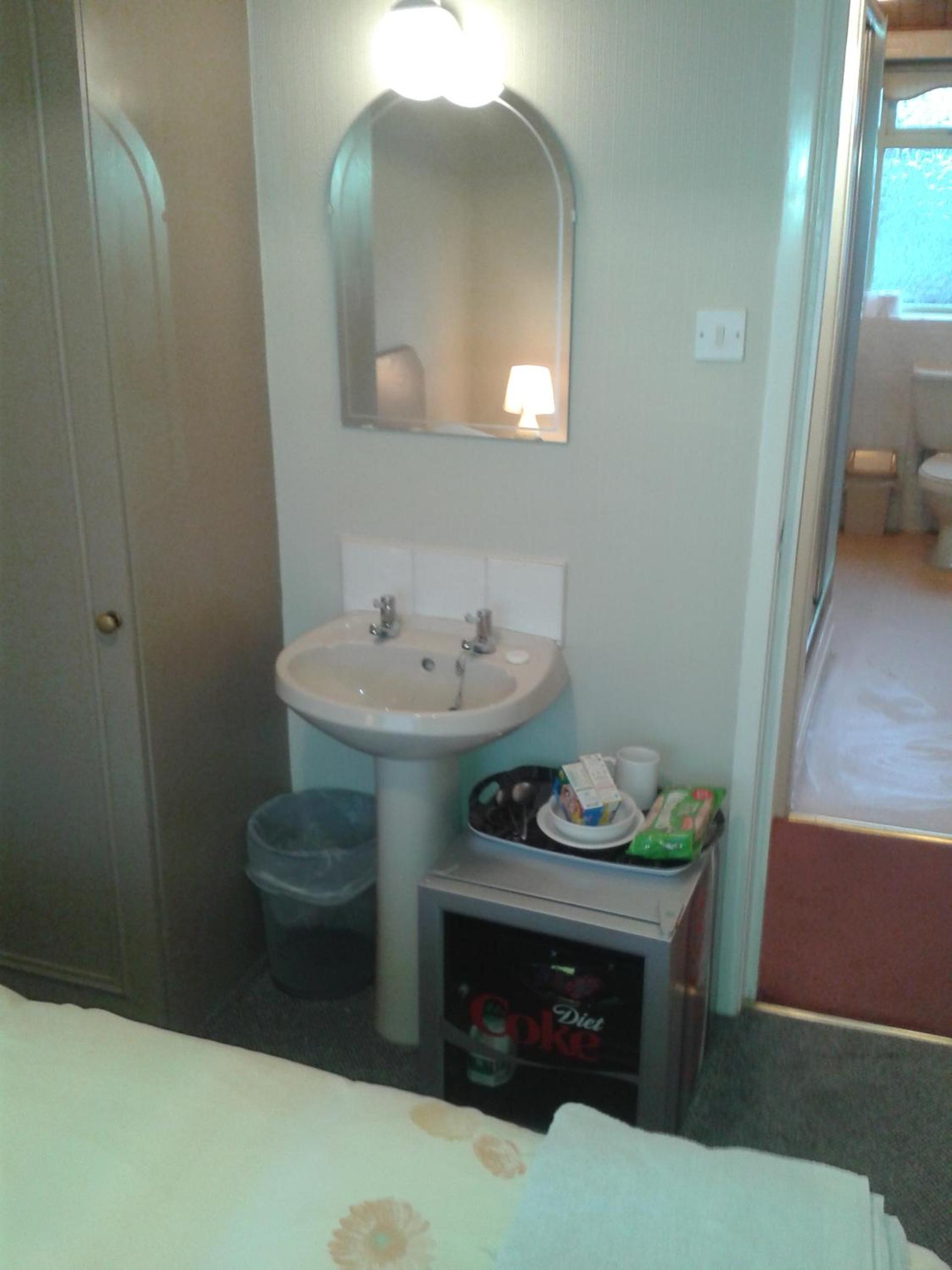 Standard Single Room with Shared Bathroom photo 3