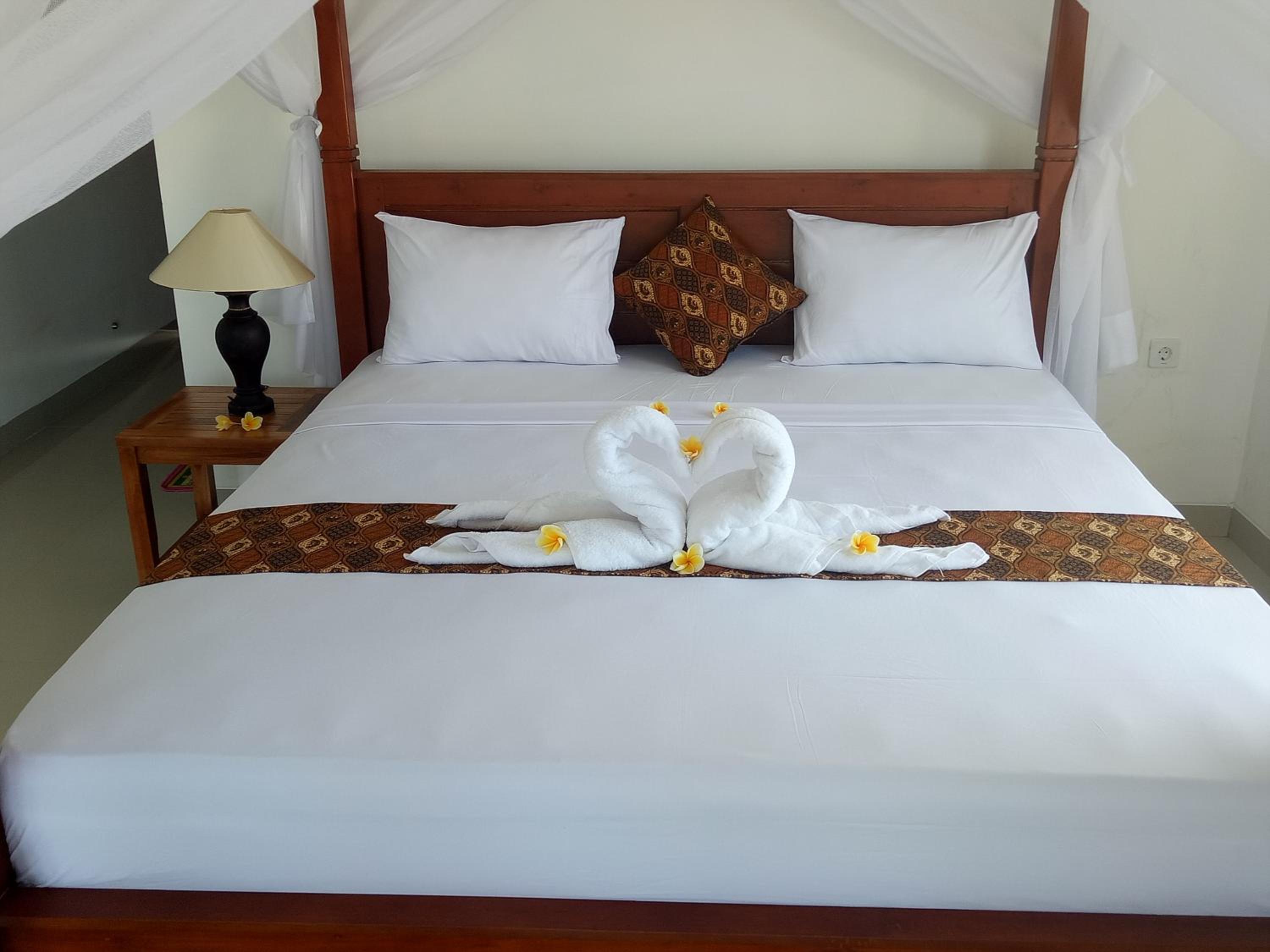 Deluxe Double Room with Balcony photo 3