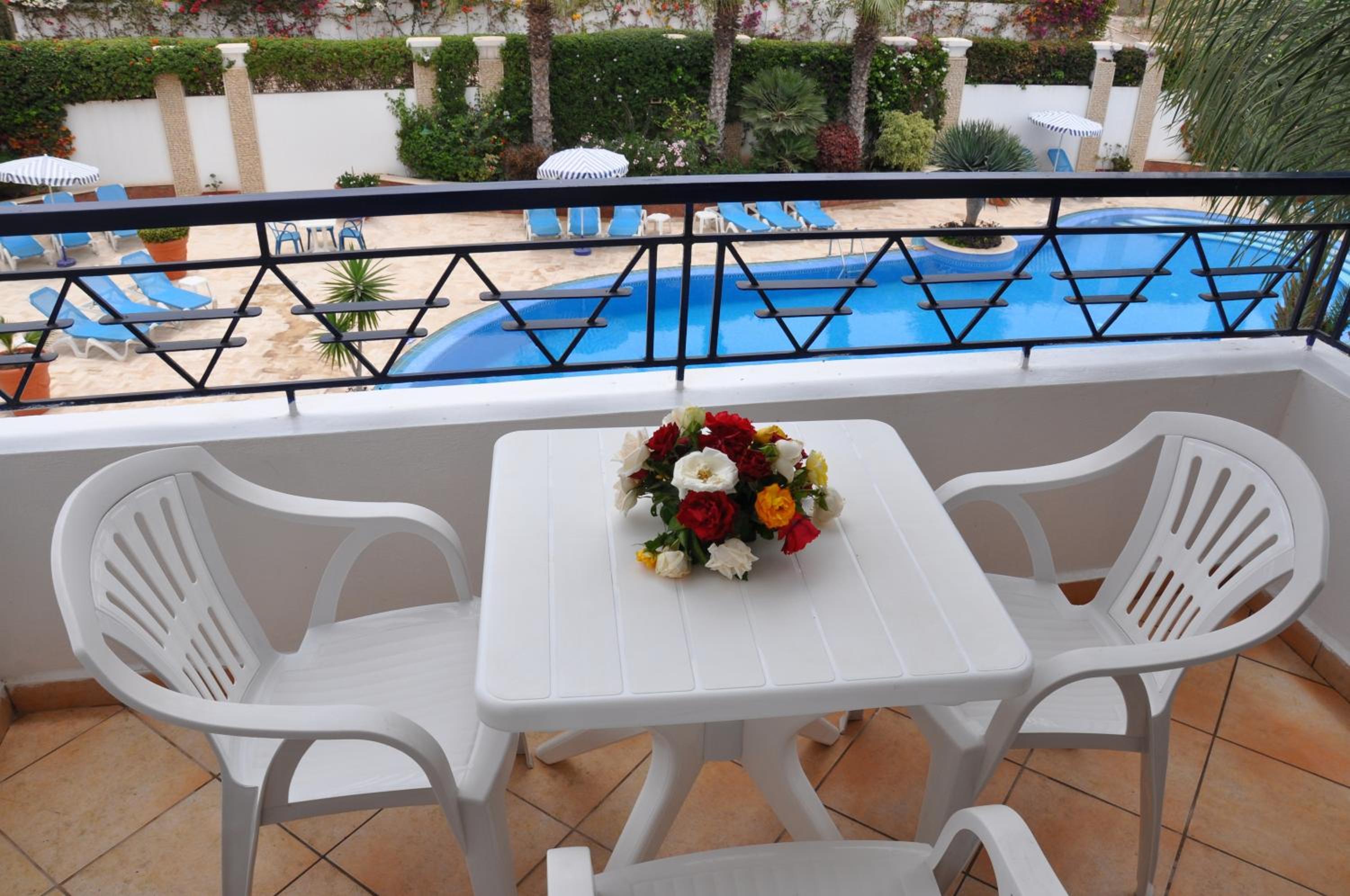 Studio (2 Adults) Pool View photo 2
