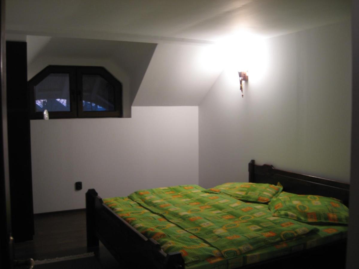 Double Room with Private Bathroom - Photo 4