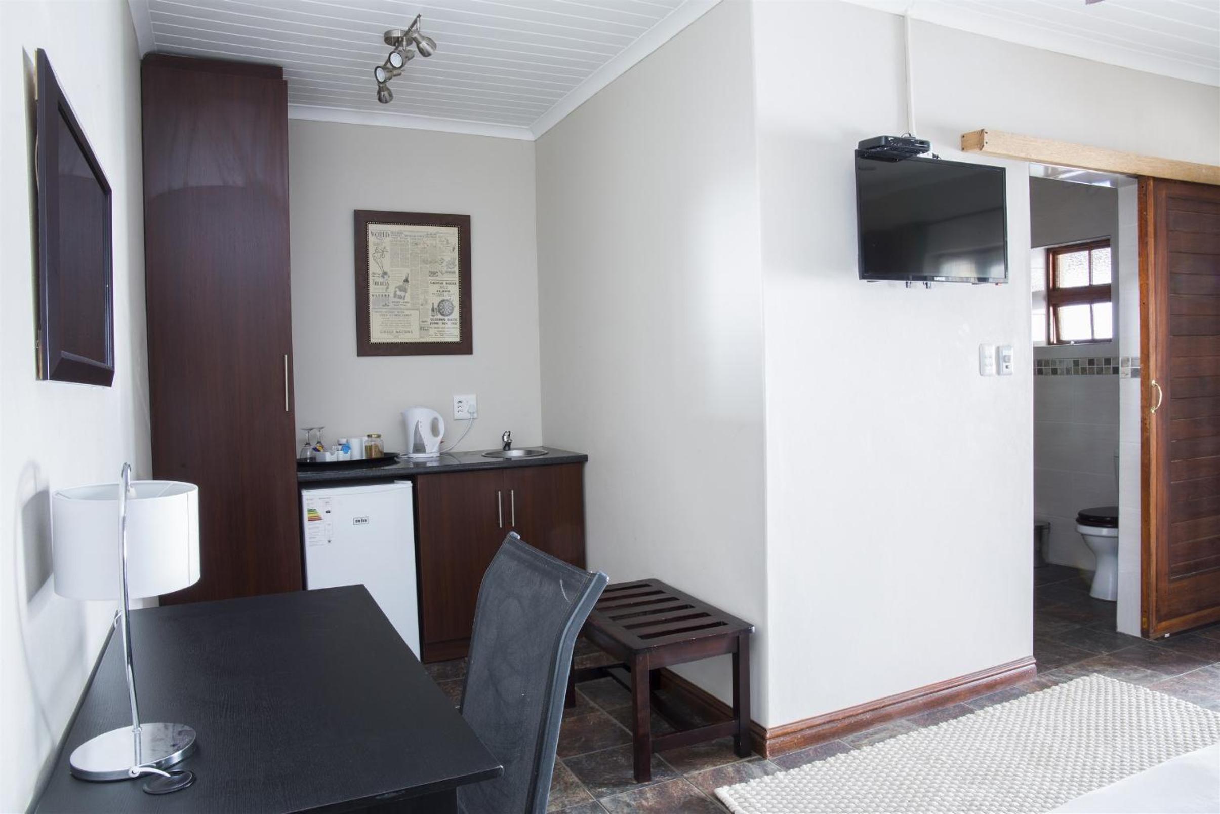One-Bedroom Suite - Photo 1