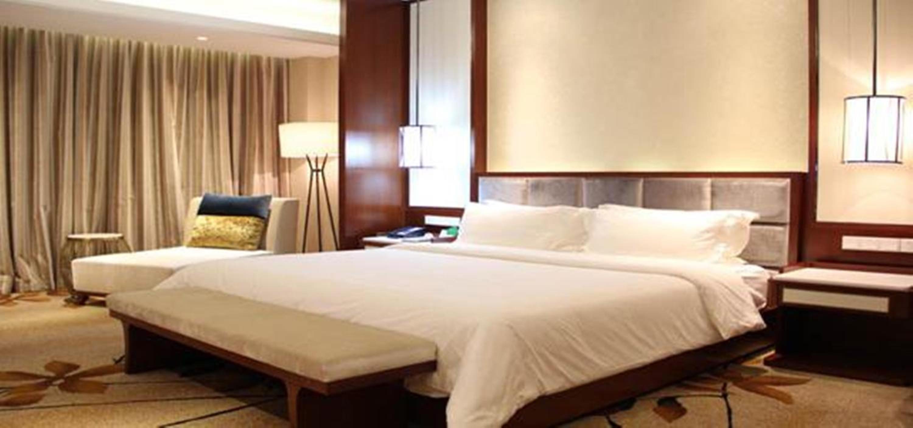 Specialty Queen Room with Sea View
