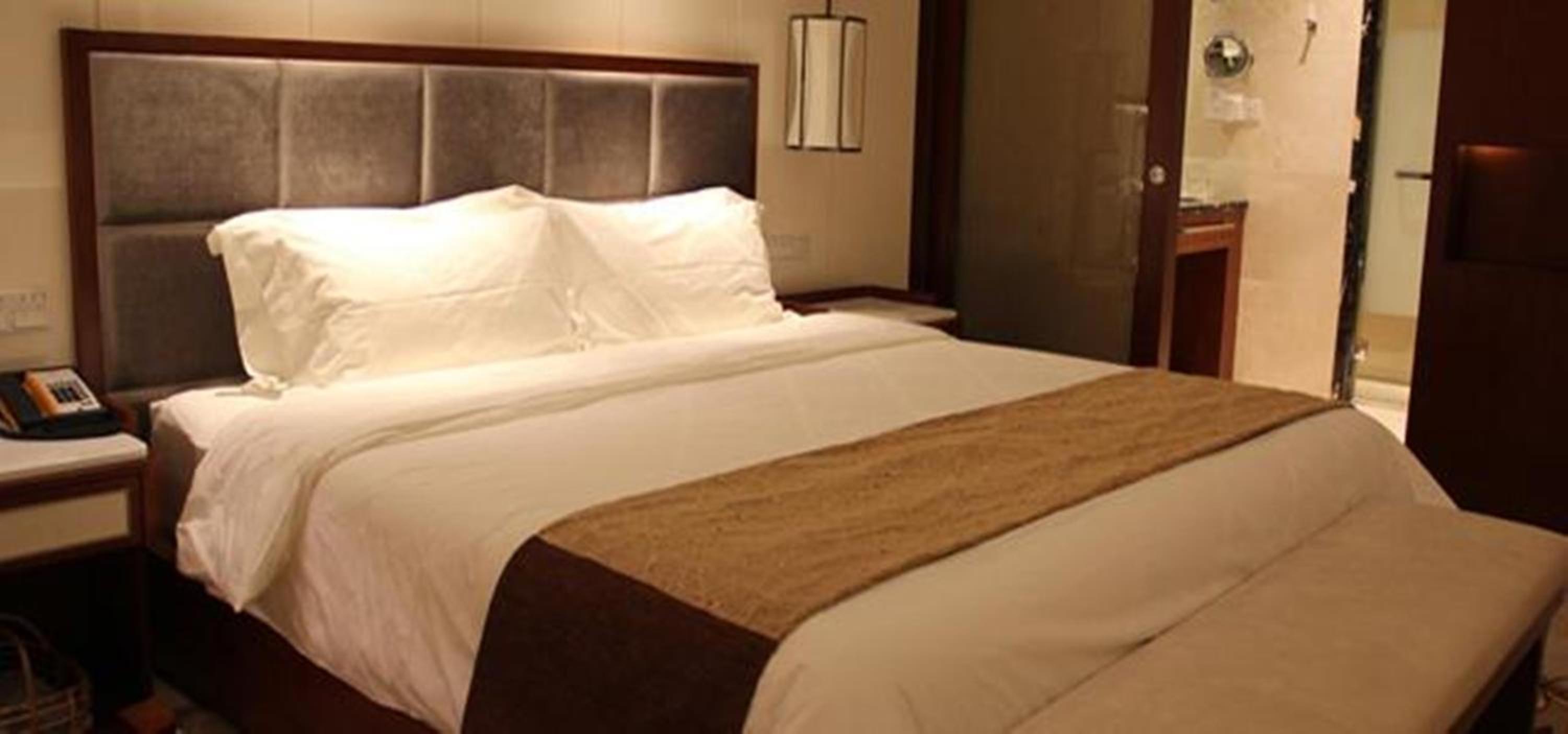 Deluxe Queen Room photo 2