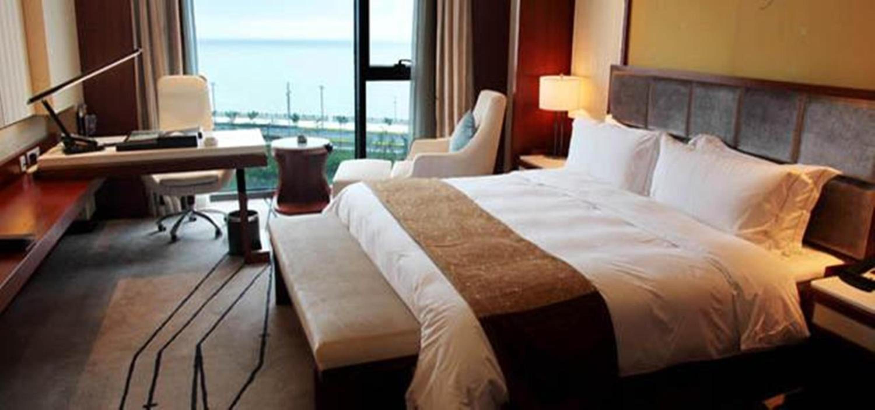 Specialty Queen Room with Sea View photo 3