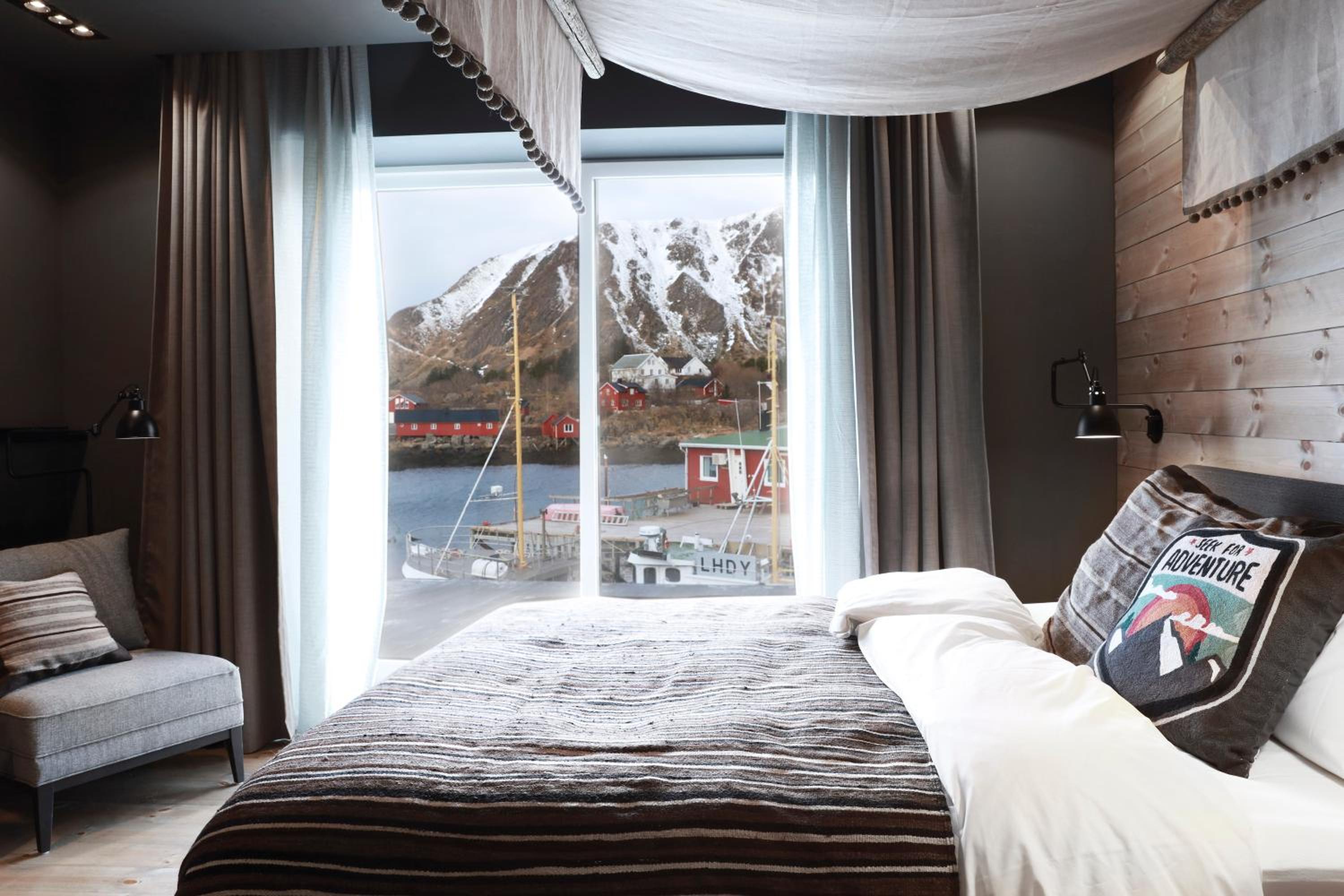 Design Suite with SeaView photo 2