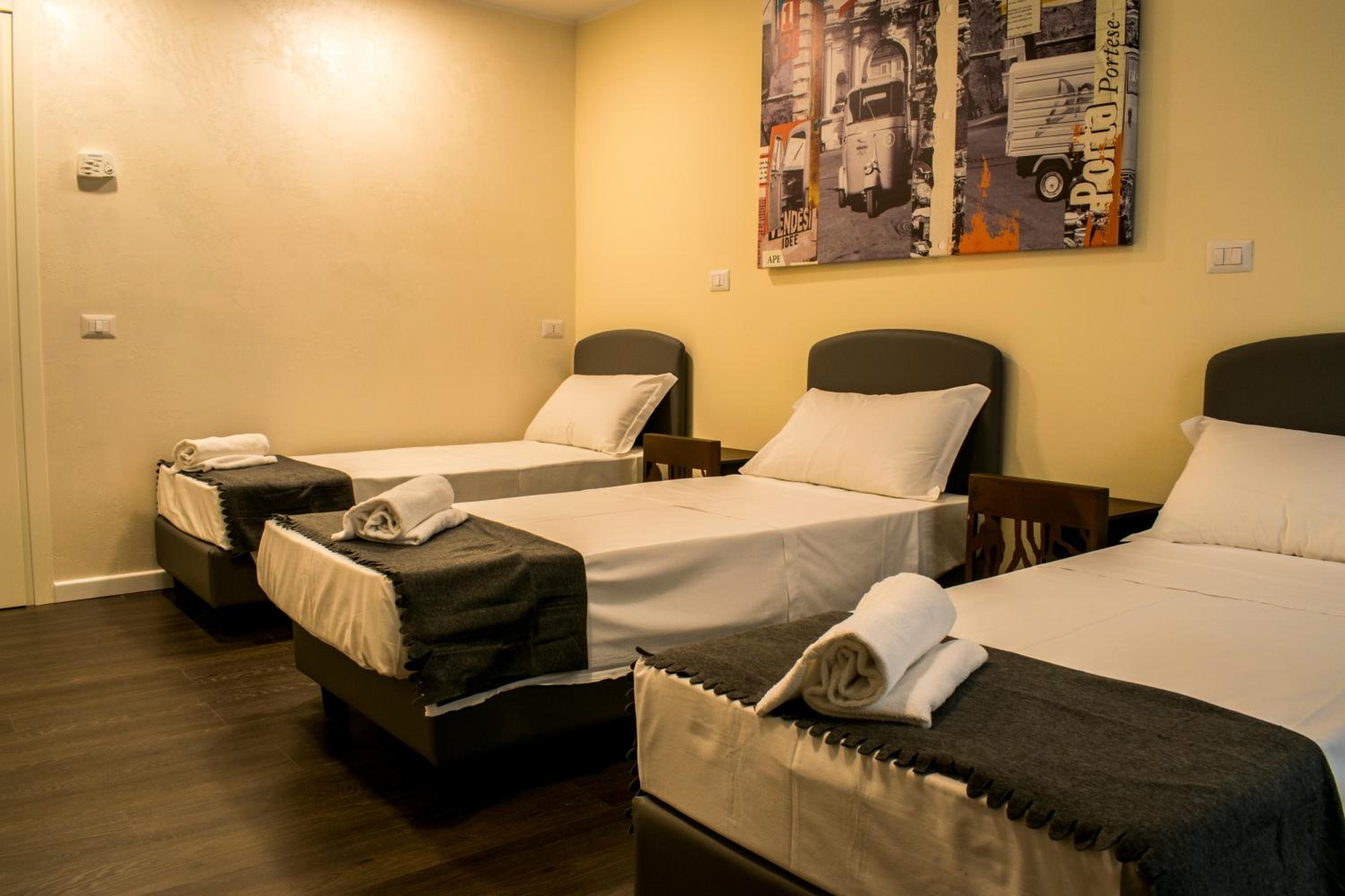 Triple Room with Private Bathroom photo 3