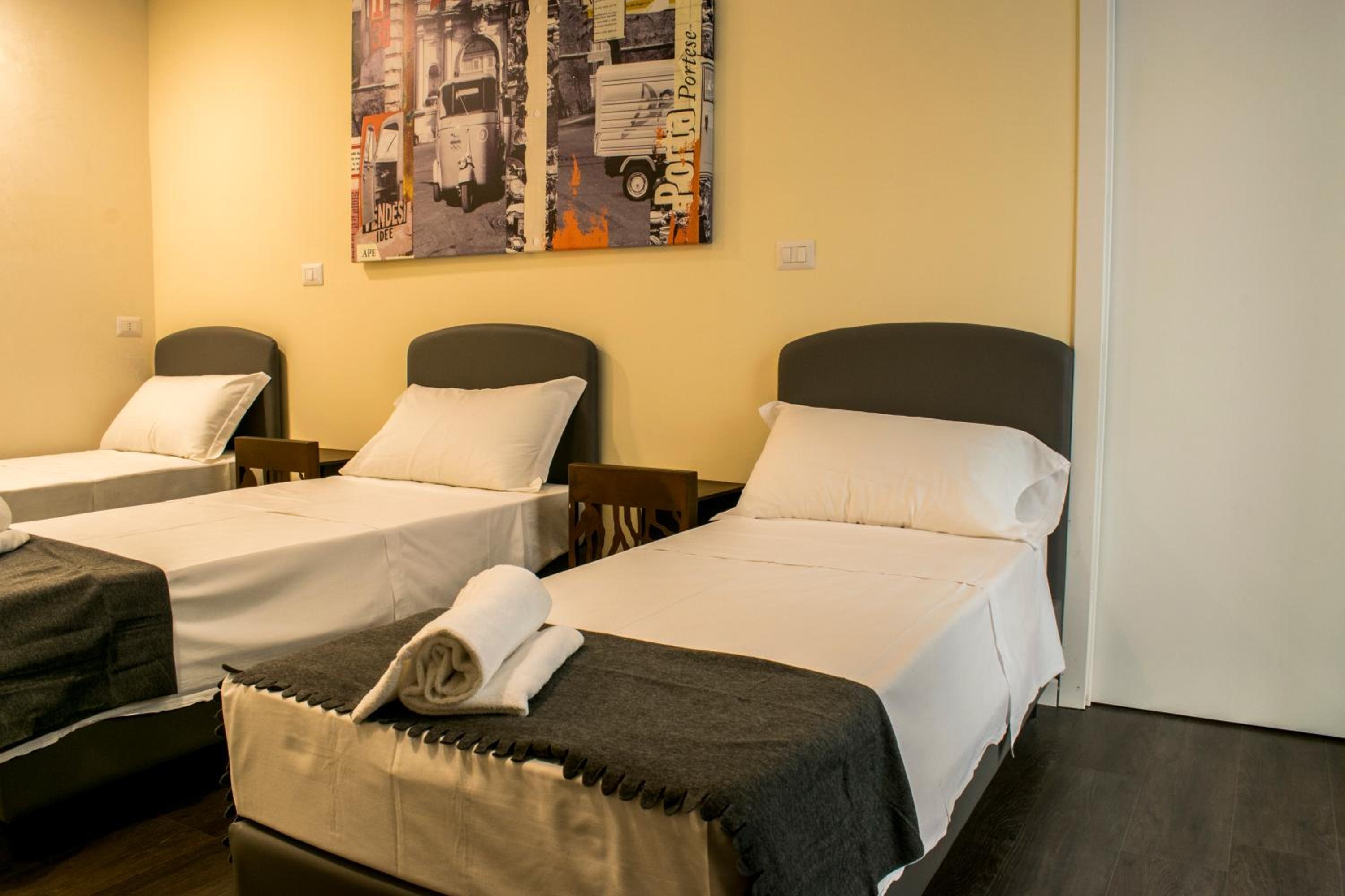 Bed in 3-Bed Male Dormitory Room with En suite Bathroom photo 2