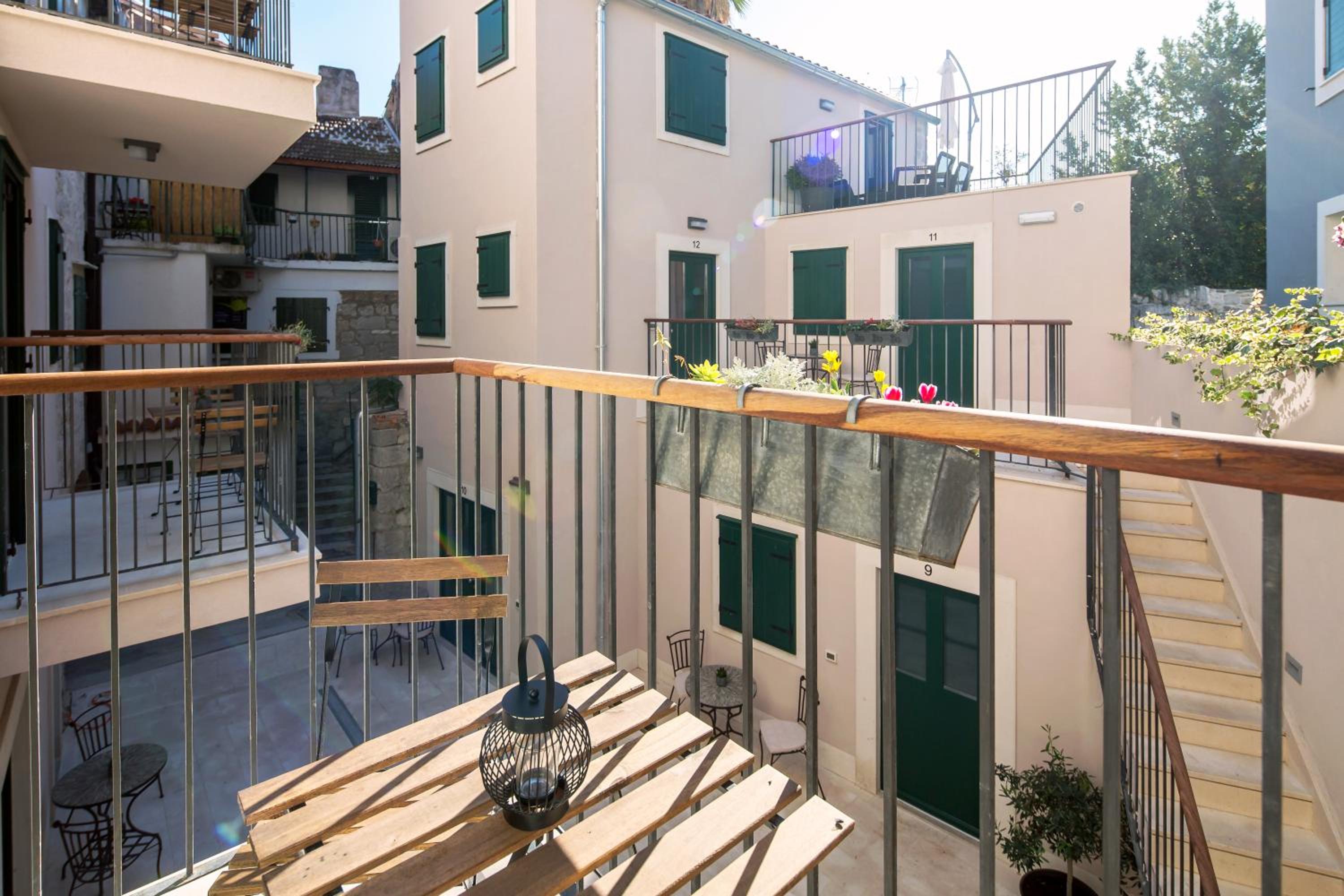 Studio with Balcony (2 Adults) photo 3