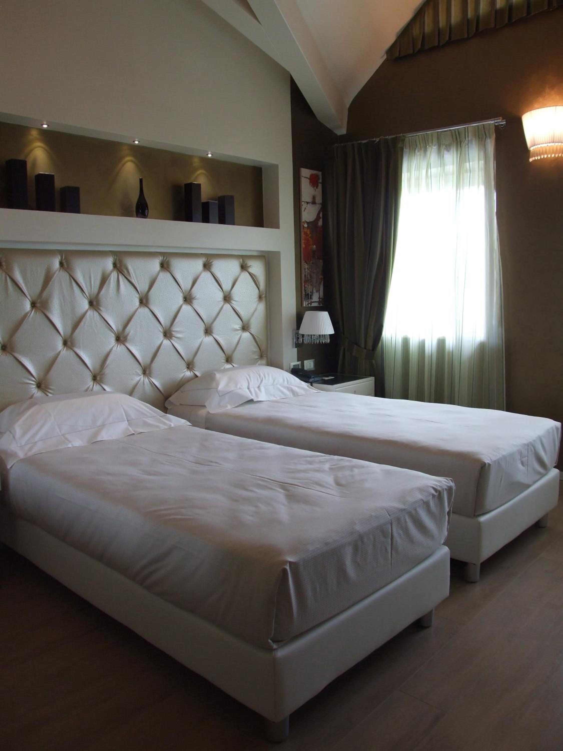 Classic Twin Room