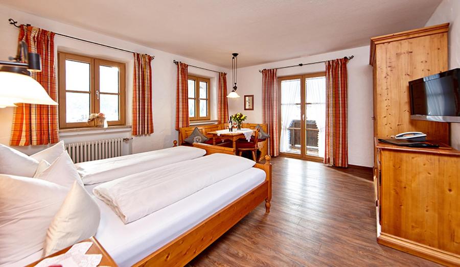 Double Room with Balcony photo 3