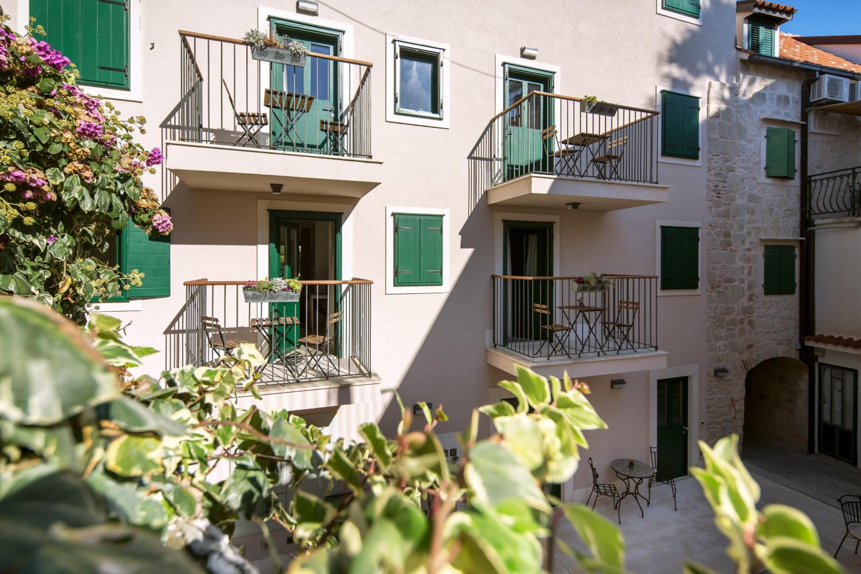 Studio with Balcony (2 Adults) photo 2