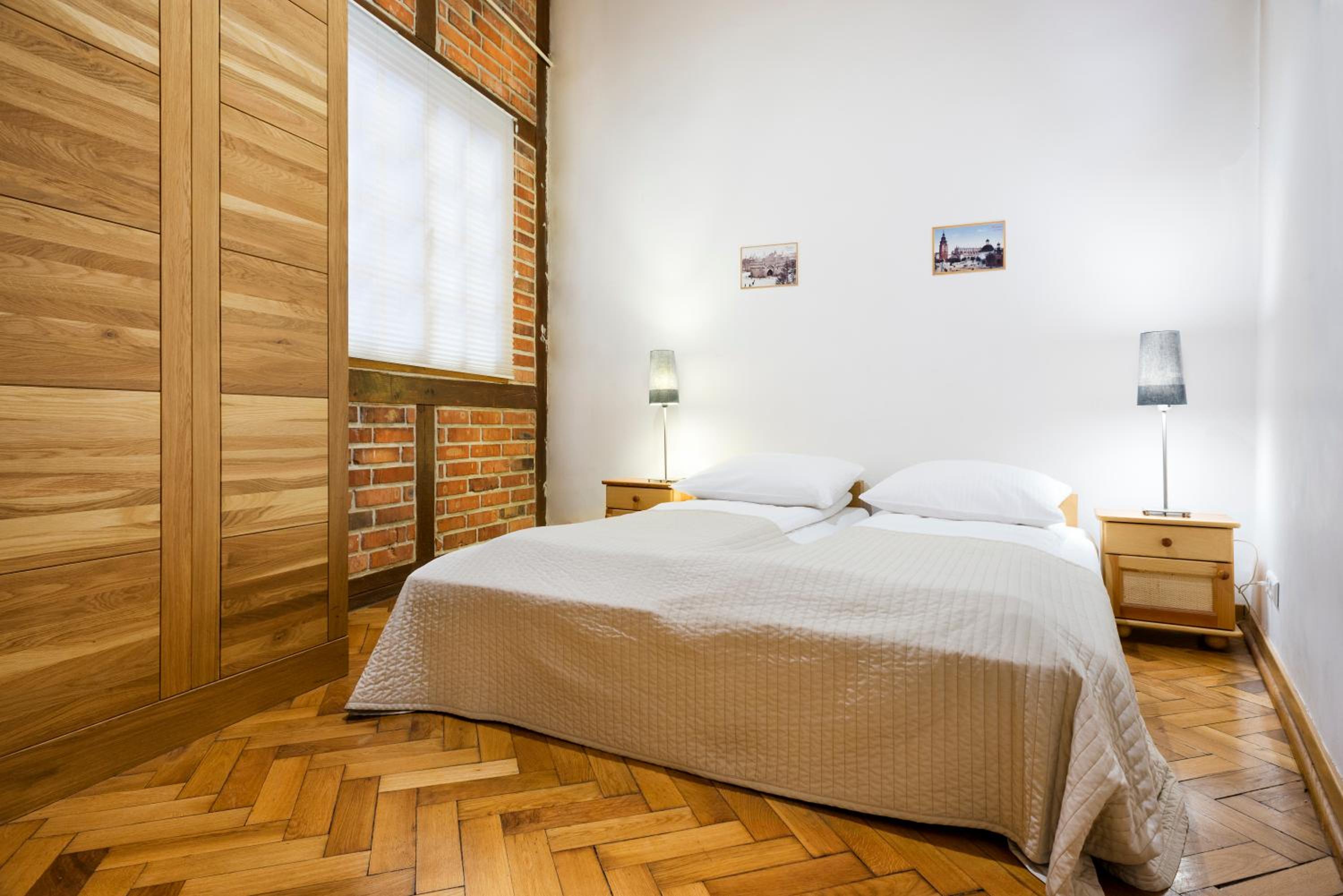 One-Bedroom Apartment - Photo 1