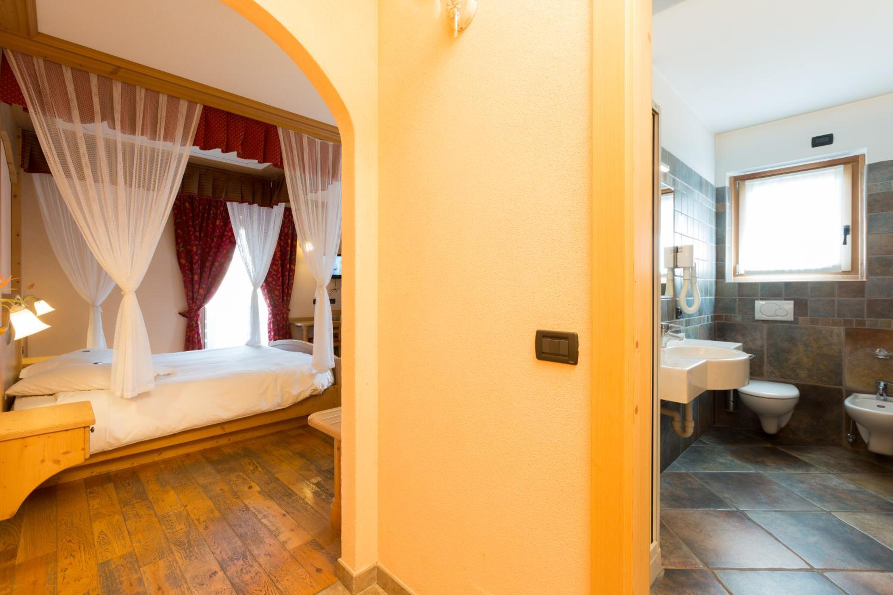 Superior Double Room with Balcony (Dependence) 
