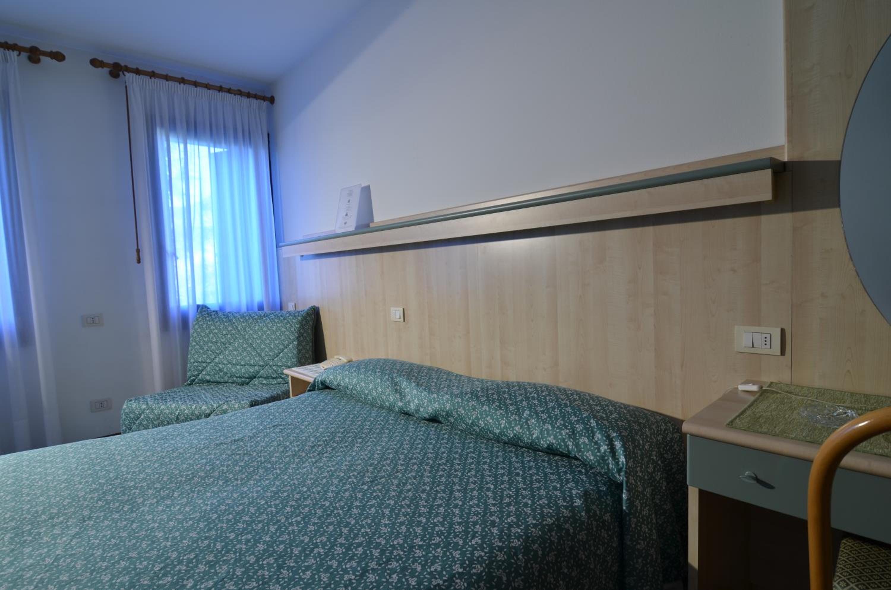 Single Room photo 2