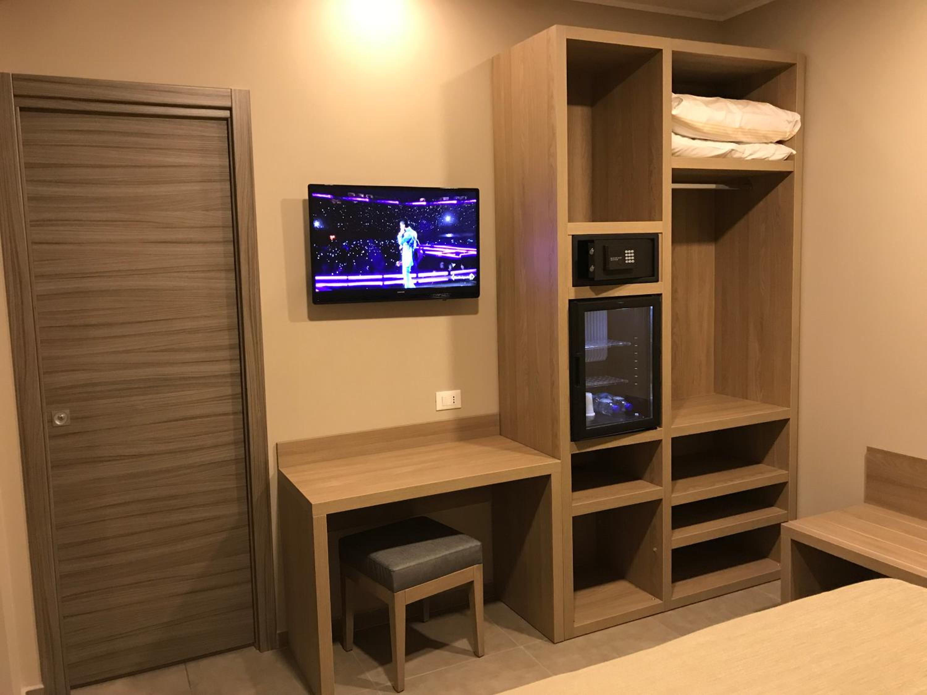 Quadruple Room - Photo 10
