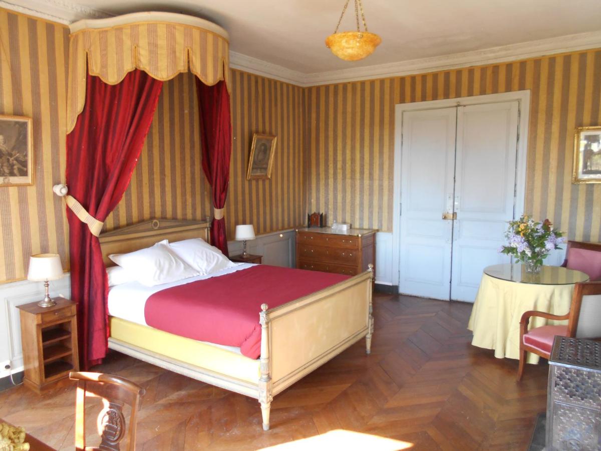 Two-Bedroom Suite (4 Adults) photo 3