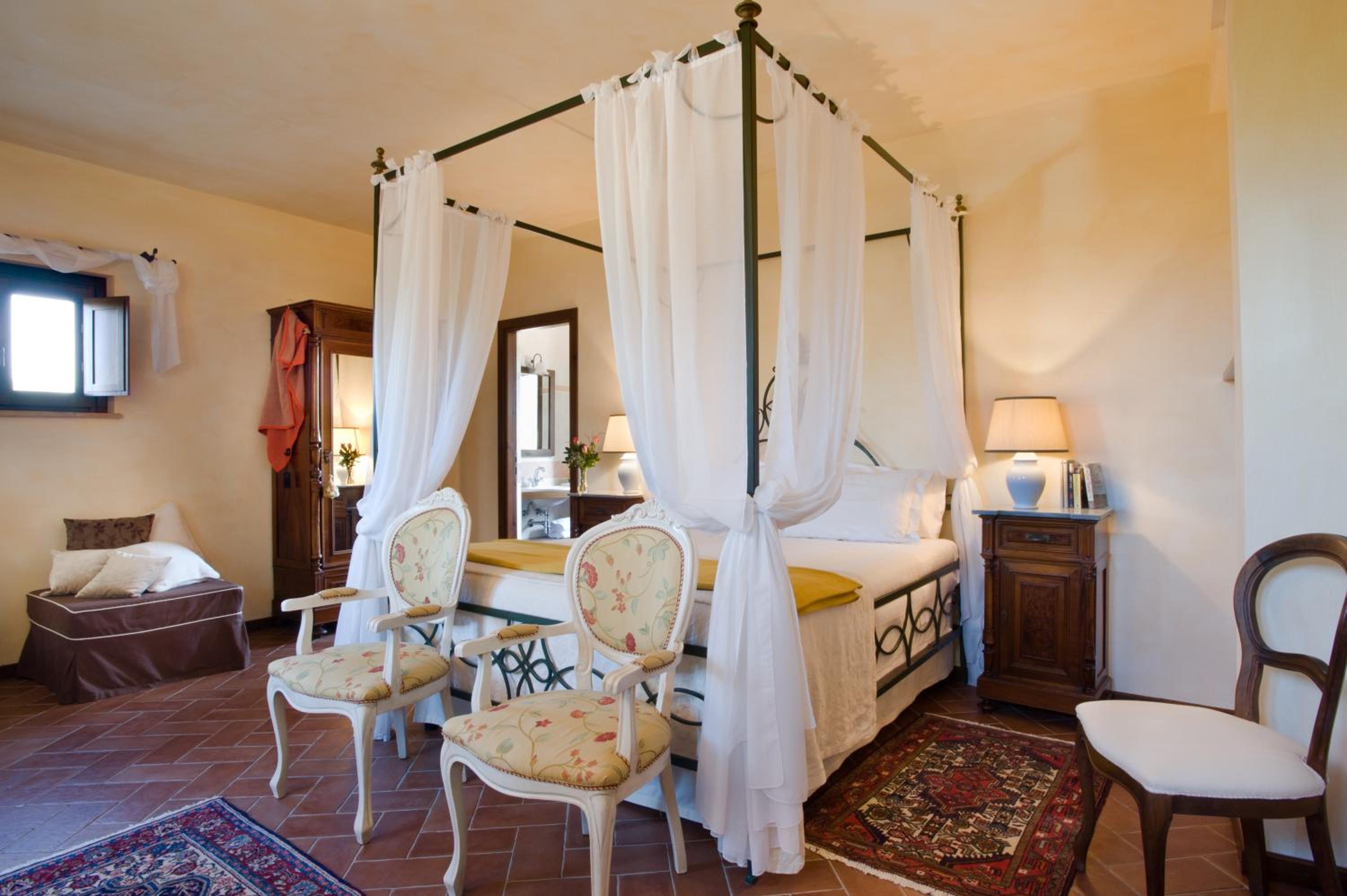 Deluxe Double Room photo 3